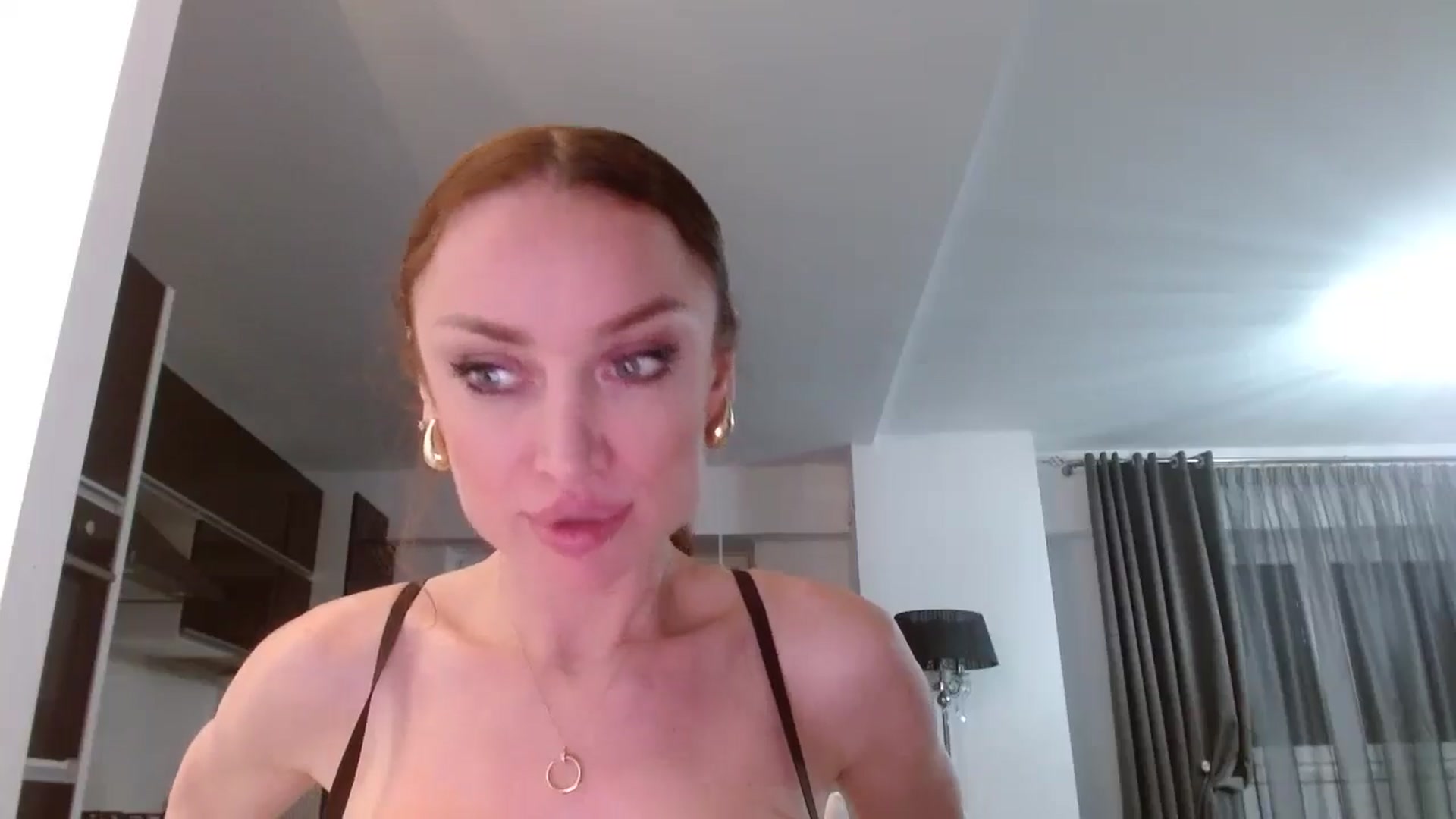 Gallery image thumbnail from Anayys's myfreecams stream on, 05/20/2024, 21:26 image 5 of 20