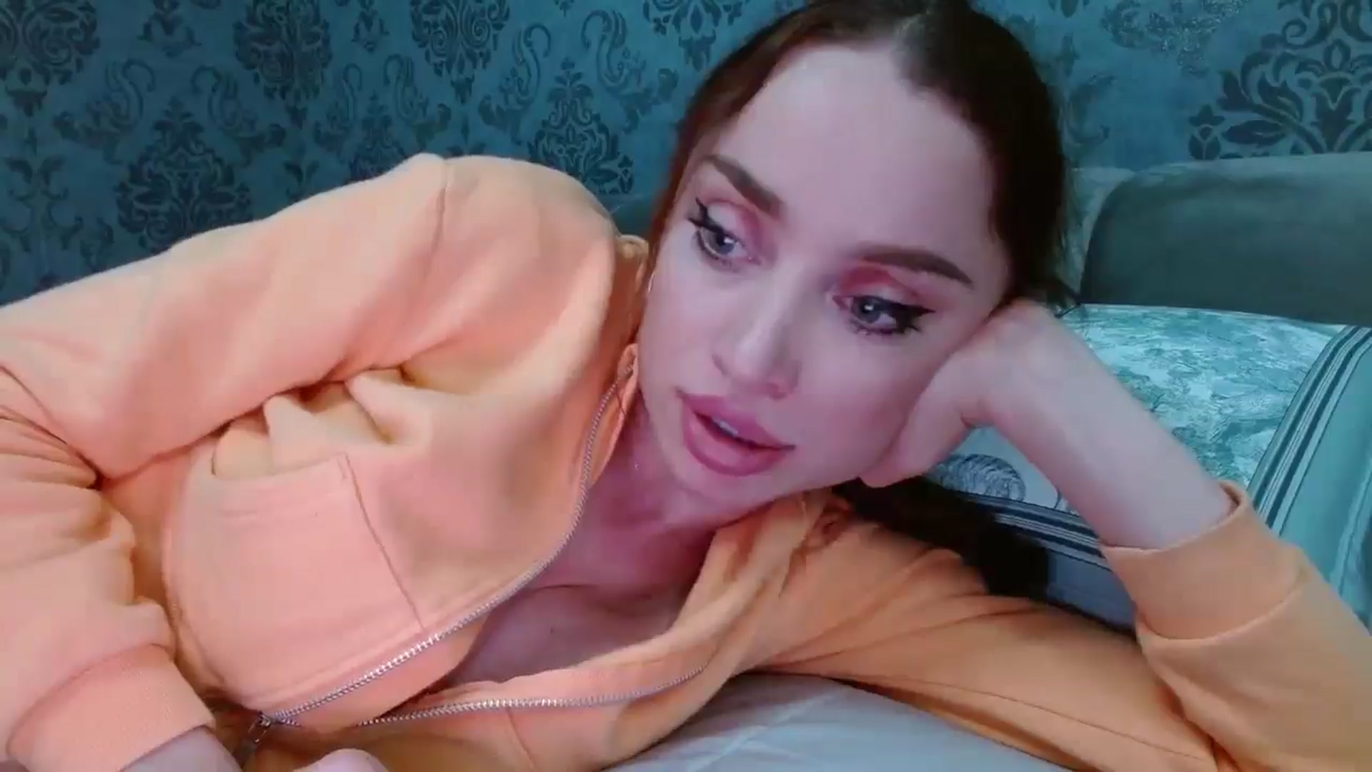 Gallery image thumbnail from Anayys's myfreecams stream on, 05/25/2024, 01:39 image 5 of 20