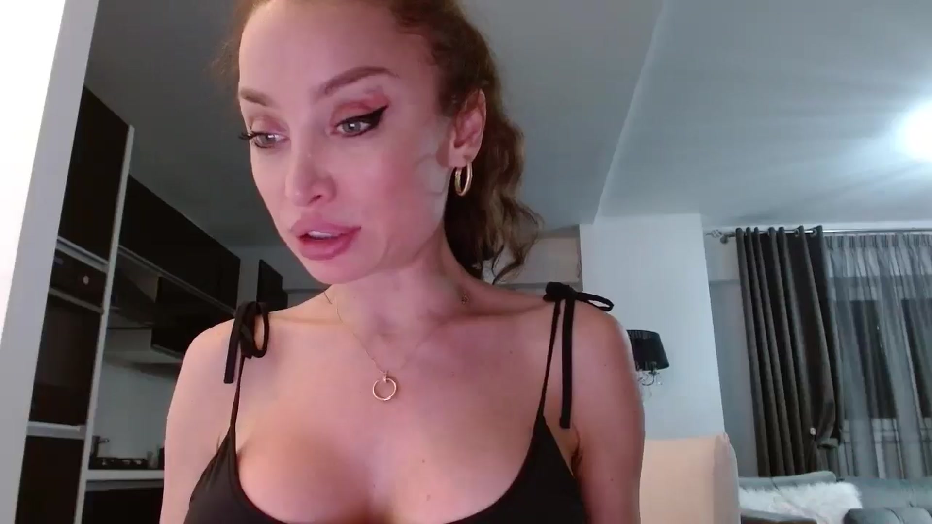 Gallery image thumbnail from Anayys's myfreecams stream on, 05/26/2024, 24:39 image 4 of 20