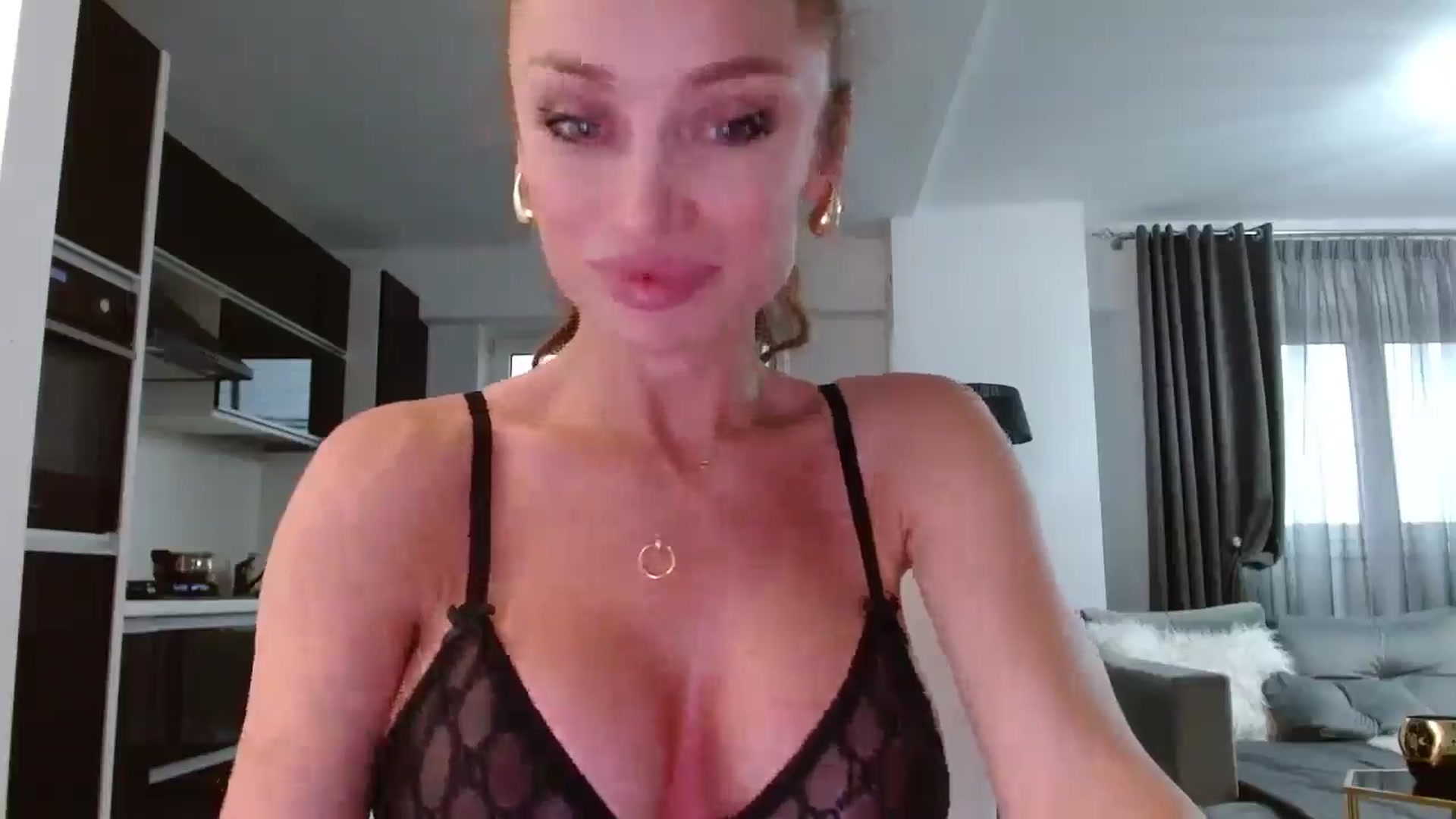 Gallery image thumbnail from Anayys's myfreecams stream on, 06/08/2024, 13:54 image 4 of 20