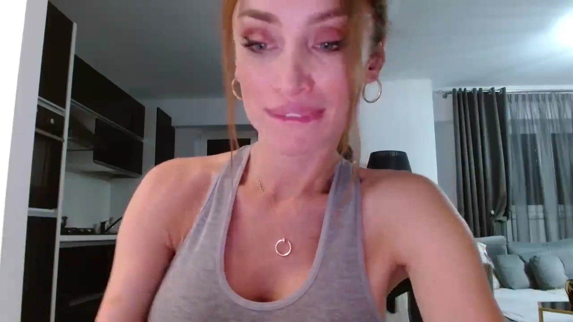 Gallery image thumbnail from Anayys's myfreecams stream on, 06/10/2024, 22:20 image 2 of 20