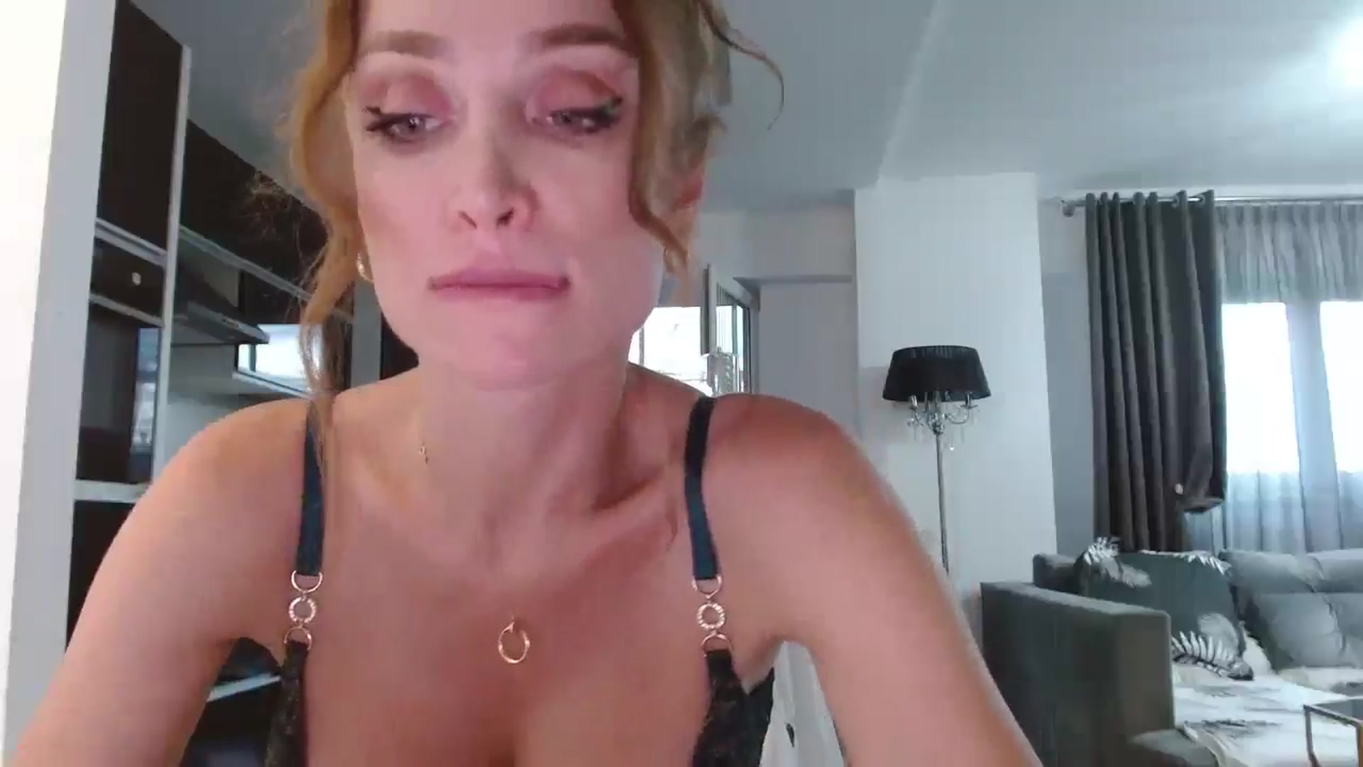 Gallery image thumbnail from Anayys's myfreecams stream on, 07/03/2024, 18:09 image 10 of 20