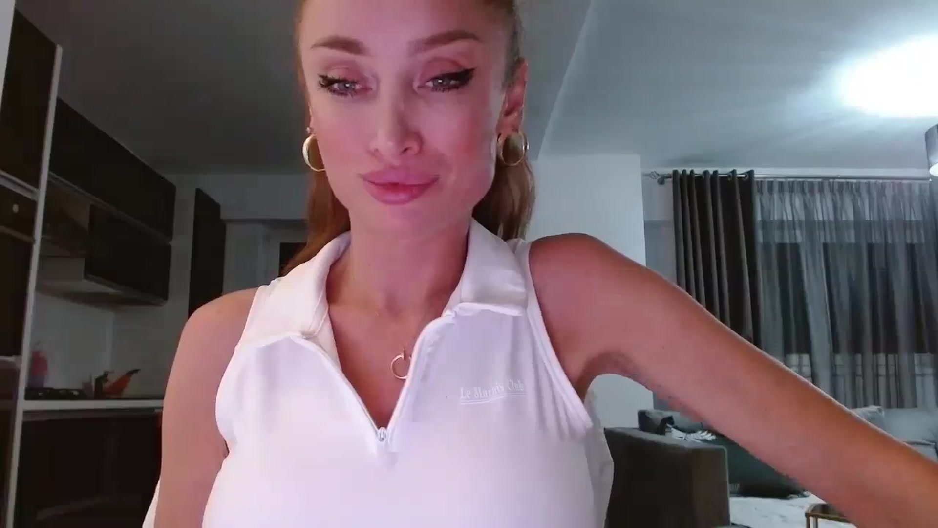 Gallery image thumbnail from Anayys's myfreecams stream on, 07/16/2024, 20:04 image 7 of 20
