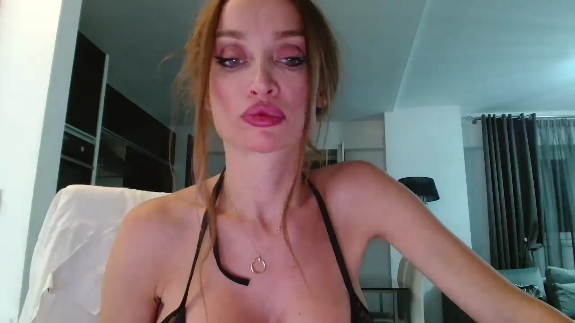 Gallery image thumbnail from Anayys's myfreecams stream on, 08/02/2024, 21:47 image 4 of 20