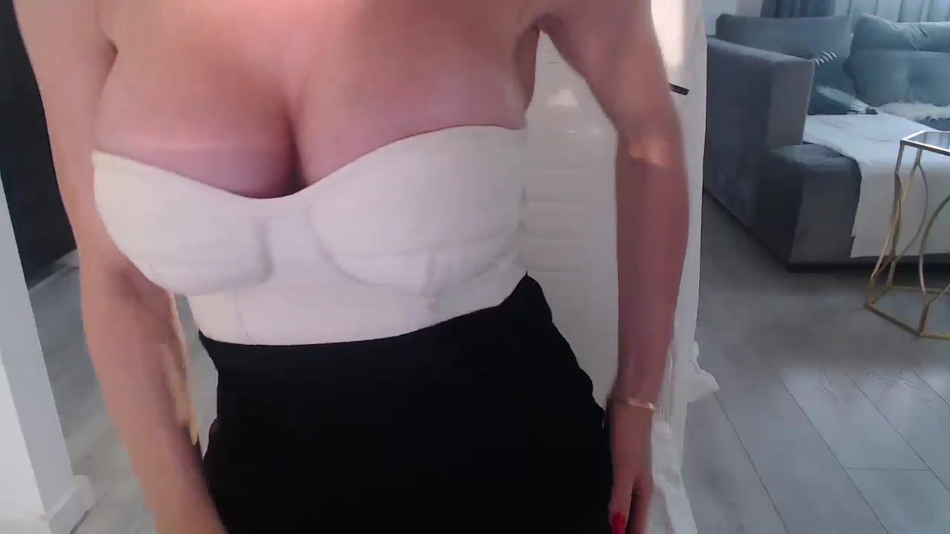 Gallery image thumbnail from Anayys's myfreecams stream on, 08/09/2024, 16:46 image 7 of 20