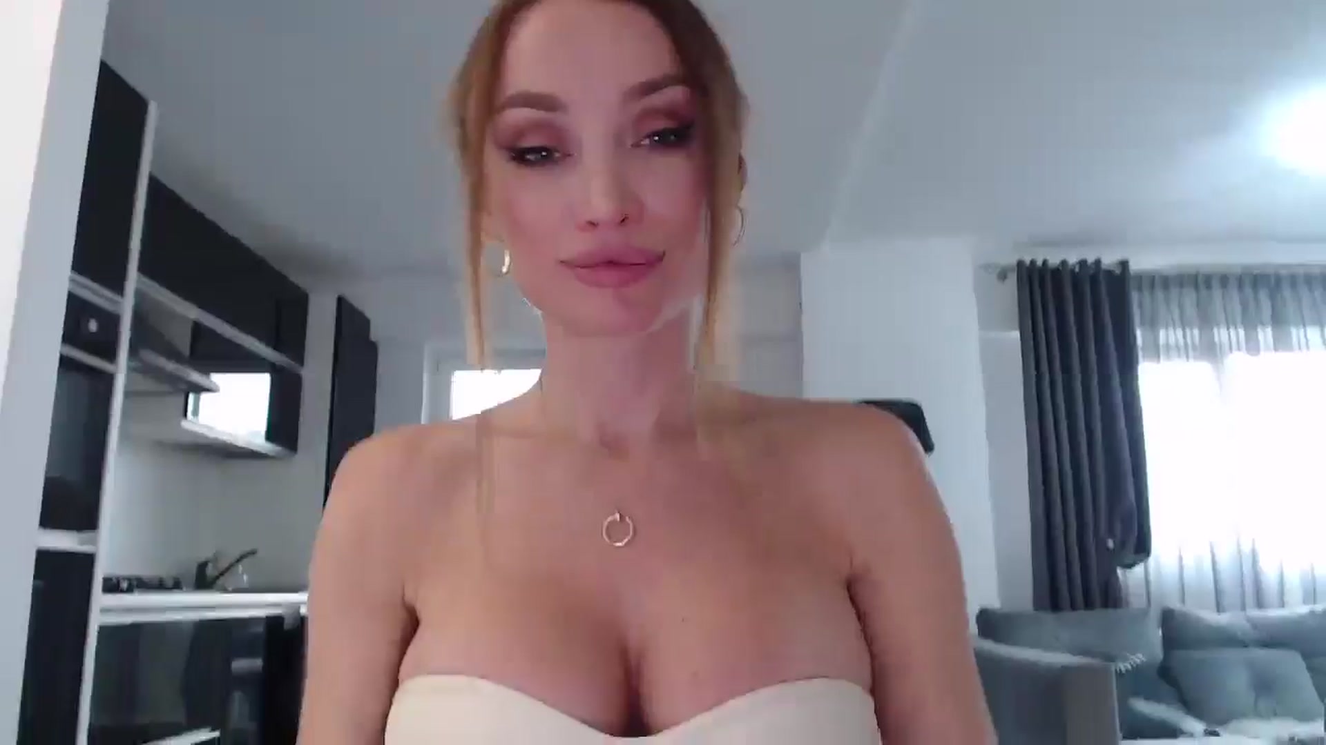 Gallery image thumbnail from Anayys's myfreecams stream on, 08/09/2024, 16:46 image 17 of 20