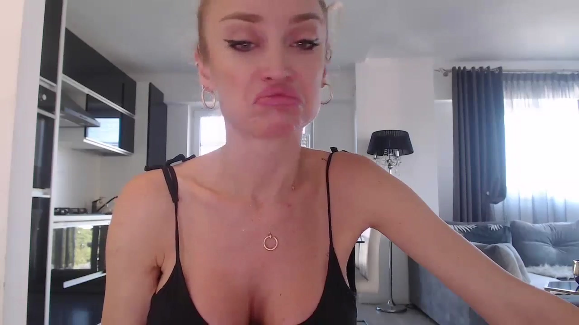 Gallery image thumbnail from Anayys's myfreecams stream on, 08/12/2024, 08:43 image 15 of 20