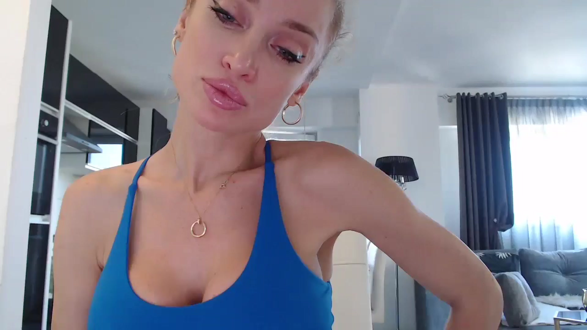 Gallery image thumbnail from Anayys's myfreecams stream on, 08/12/2024, 09:45 image 10 of 20