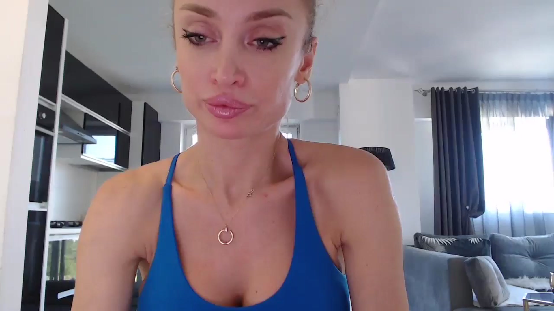 Gallery image thumbnail from Anayys's myfreecams stream on, 08/12/2024, 09:45 image 1 of 20