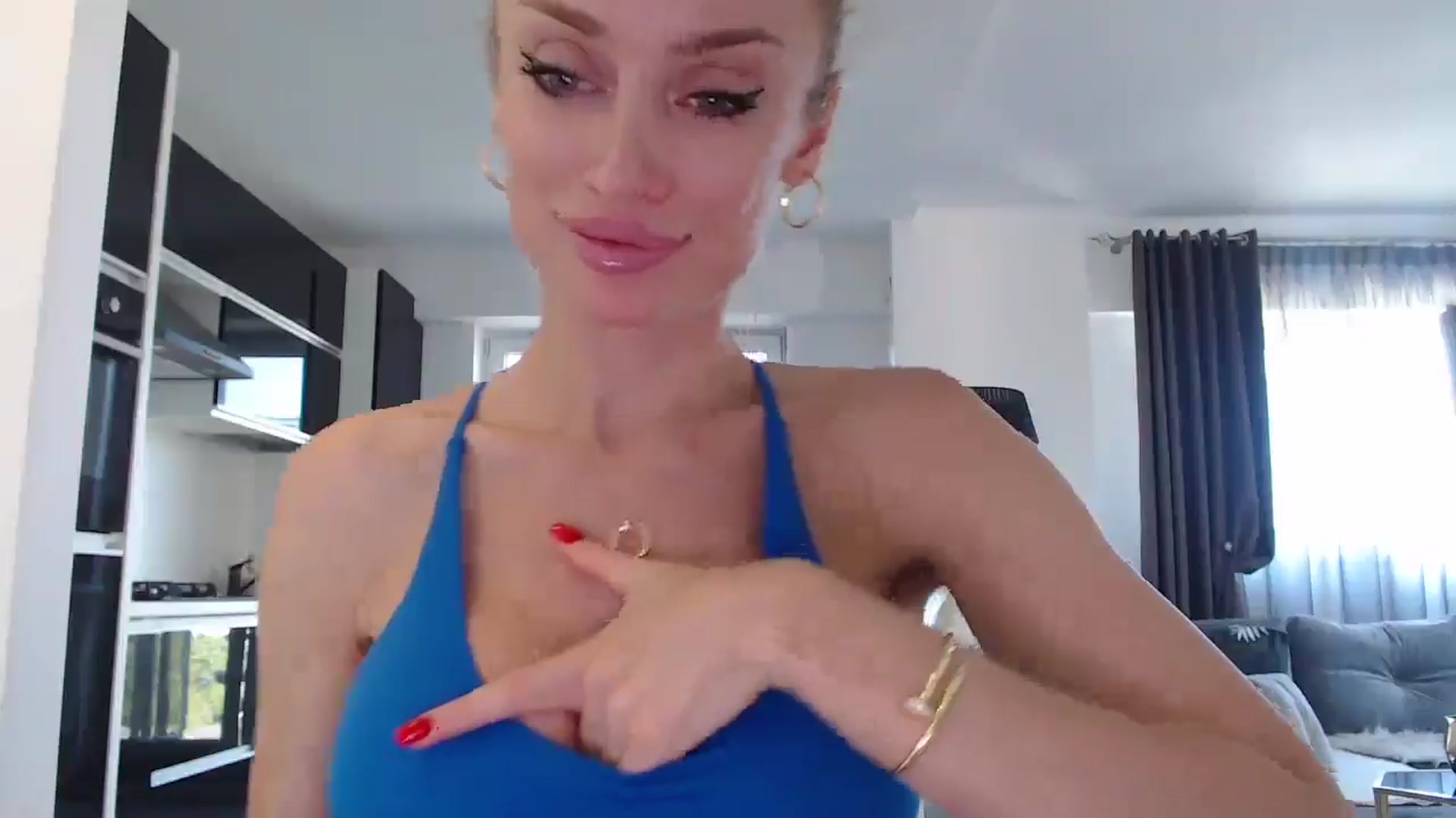 Gallery image thumbnail from Anayys's myfreecams stream on, 08/12/2024, 09:45 image 13 of 20