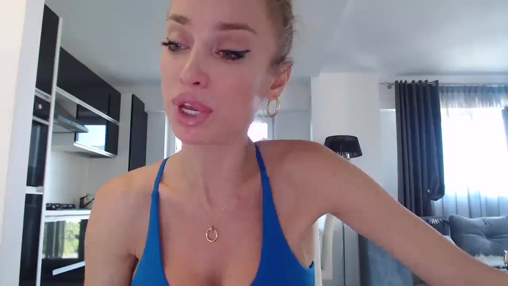 Gallery image thumbnail from Anayys's myfreecams stream on, 08/12/2024, 09:45 image 16 of 20