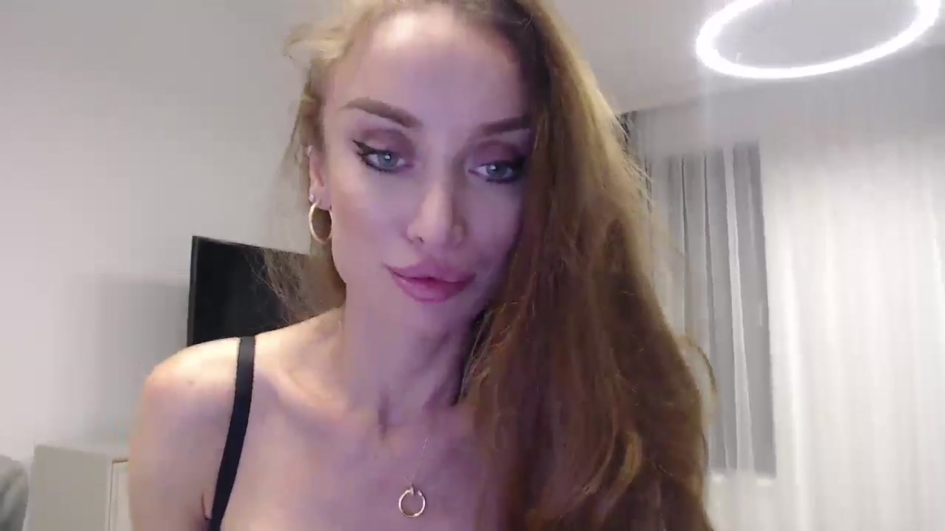 Gallery image thumbnail from Anayys's myfreecams stream on, 08/14/2024, 18:17 image 8 of 20