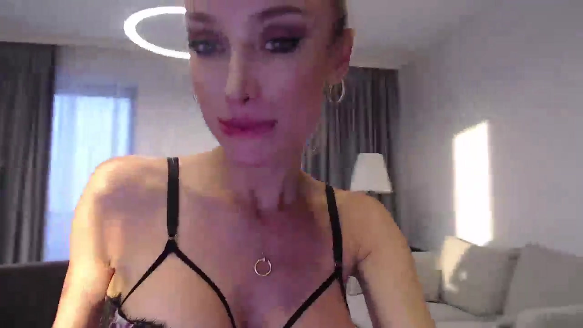 Gallery image thumbnail from Anayys's myfreecams stream on, 08/20/2024, 17:32 image 2 of 20