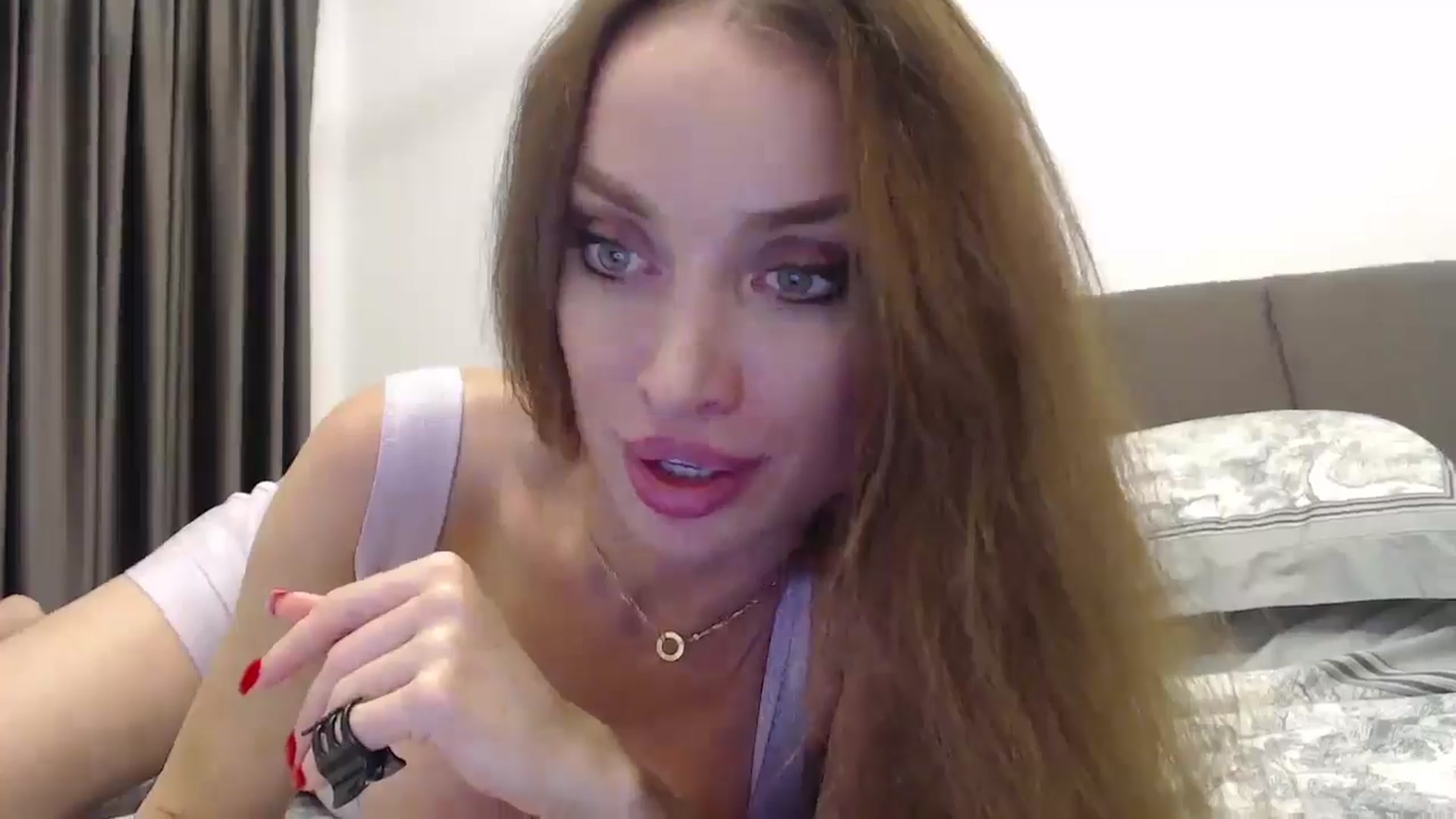 Gallery image thumbnail from Anayys's myfreecams stream on, 08/28/2024, 21:23 image 5 of 20