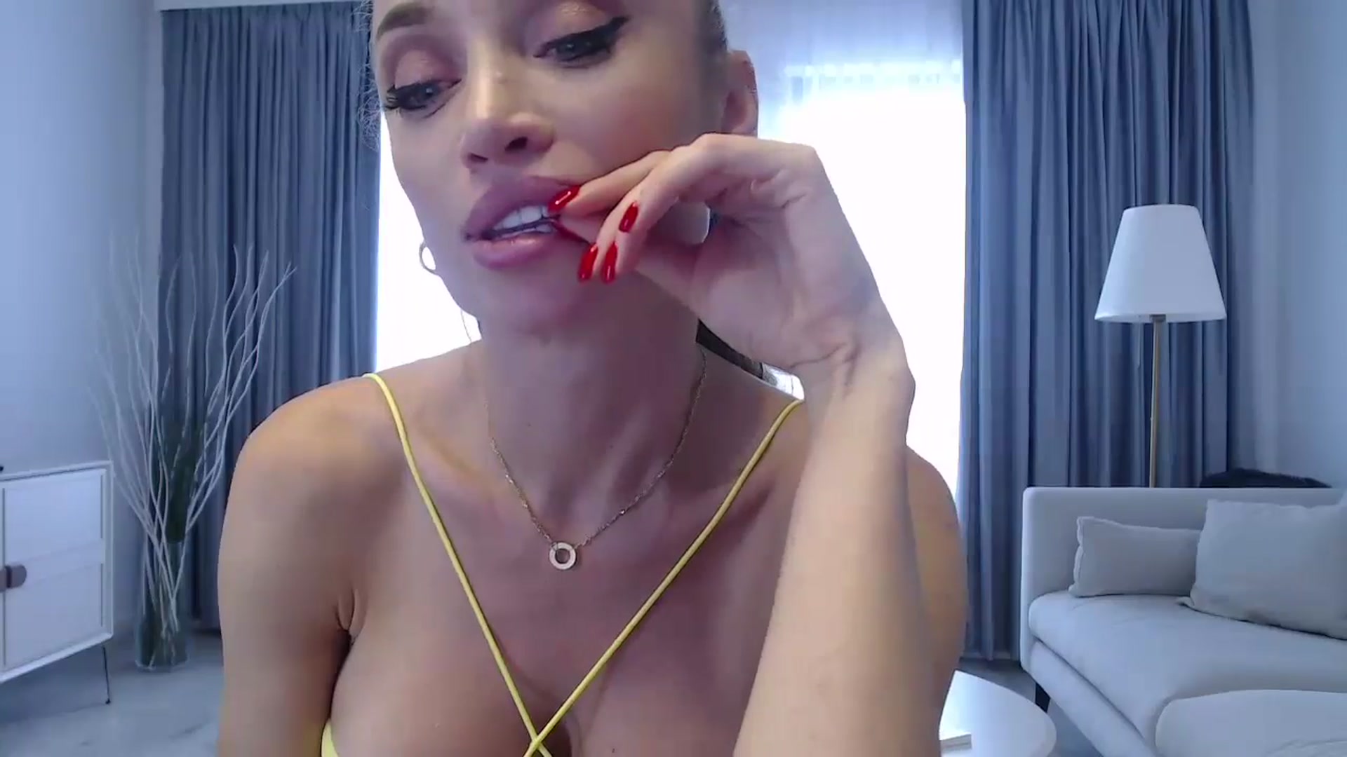 Gallery image thumbnail from Anayys's myfreecams stream on, 08/29/2024, 08:16 image 4 of 20