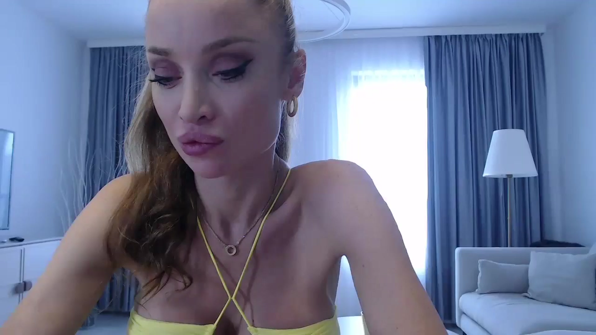 Gallery image thumbnail from Anayys's myfreecams stream on, 08/29/2024, 11:20 image 7 of 20