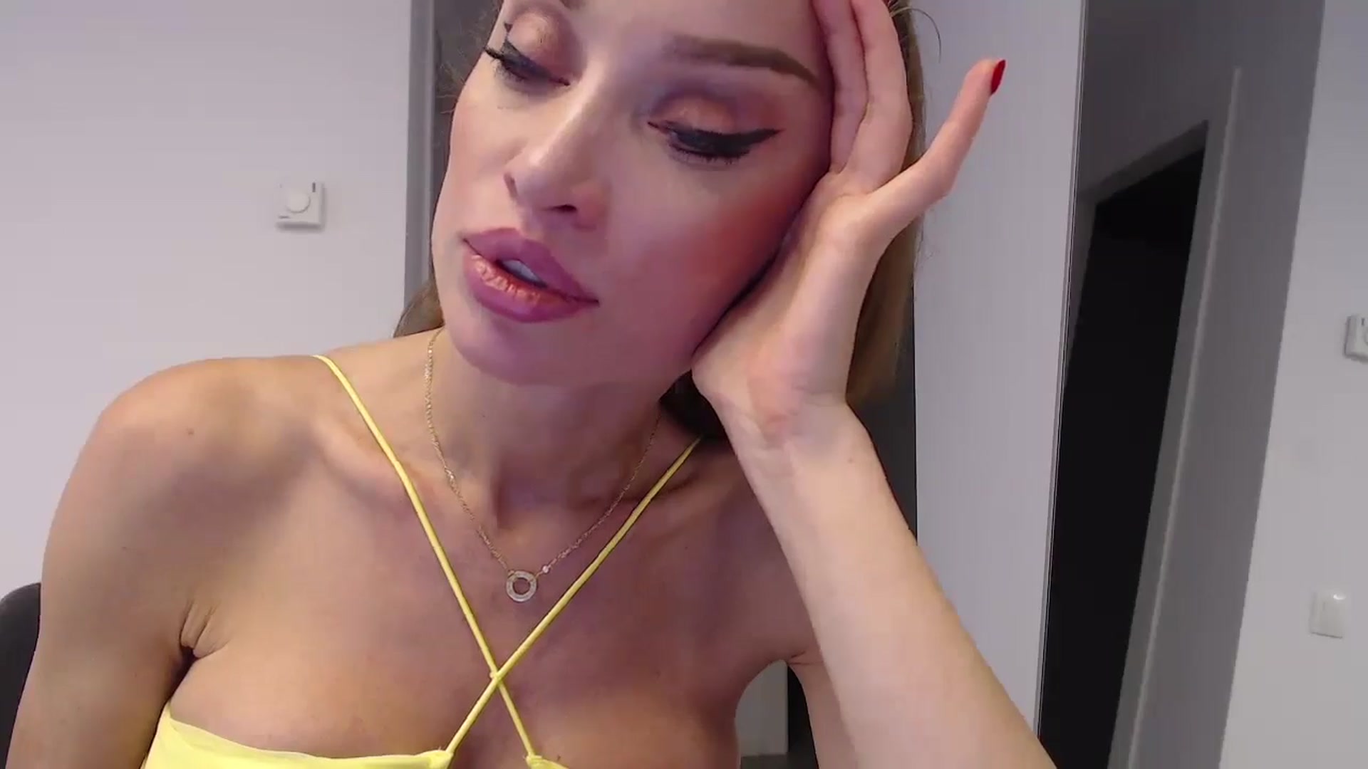 Gallery image thumbnail from Anayys's myfreecams stream on, 08/29/2024, 16:34 image 11 of 20