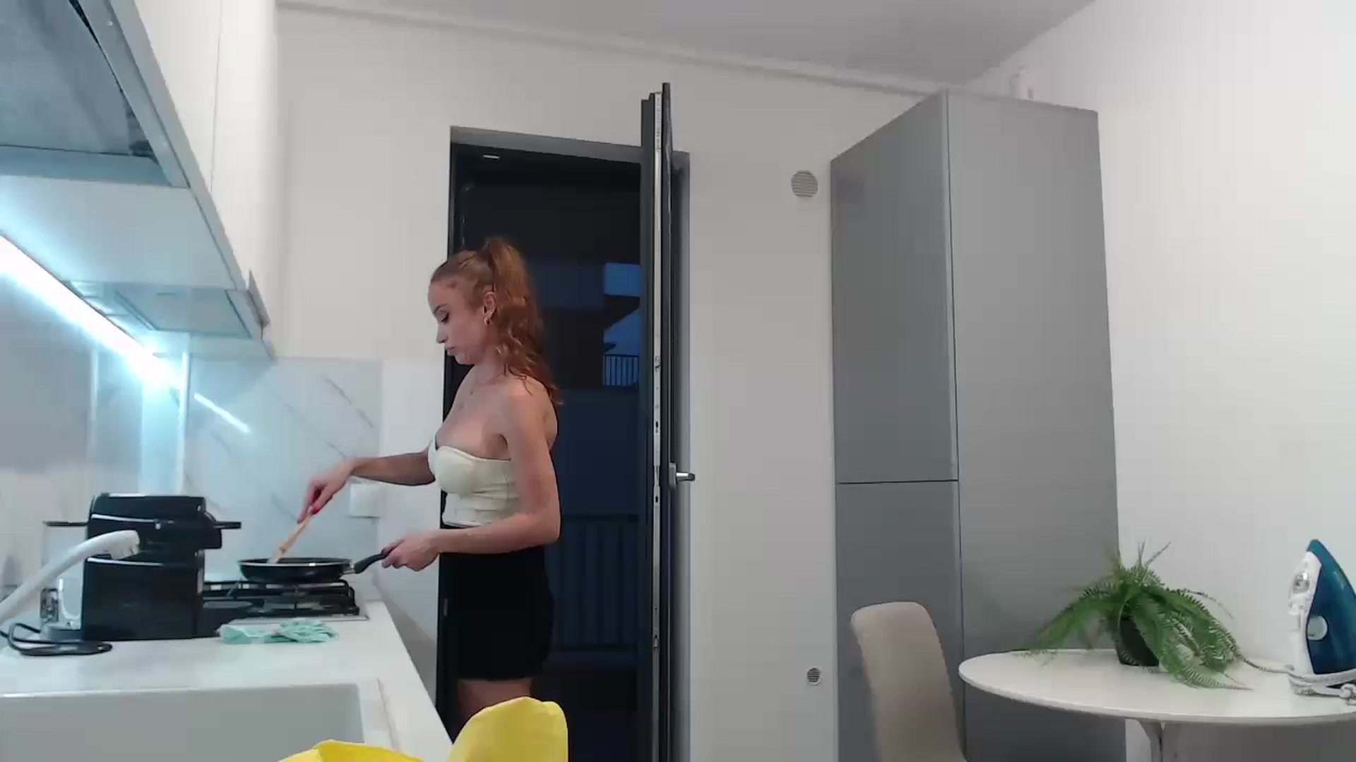 Gallery image thumbnail from Anayys's myfreecams stream on, 08/31/2024, 17:04 image 19 of 20