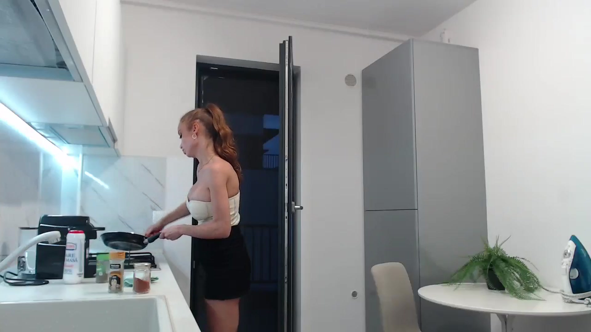 Gallery image thumbnail from Anayys's myfreecams stream on, 08/31/2024, 17:04 image 20 of 20