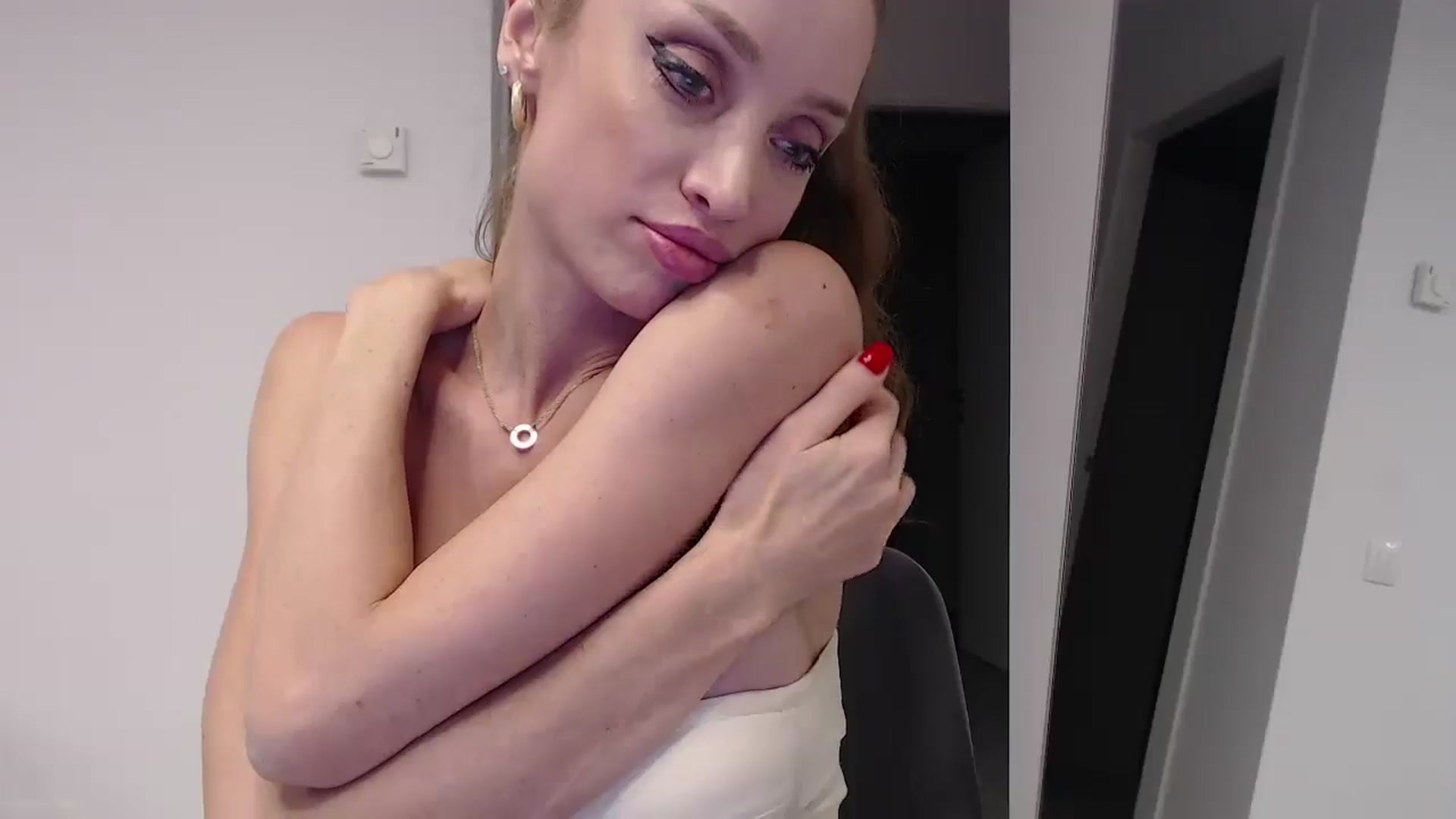Gallery image thumbnail from Anayys's myfreecams stream on, 08/31/2024, 17:55 image 15 of 20