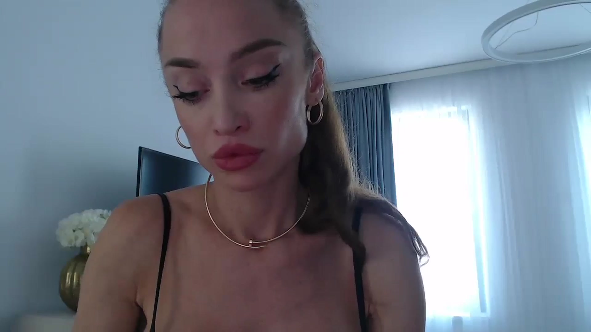 Gallery image thumbnail from Anayys's myfreecams stream on, 09/03/2024, 08:22 image 6 of 20