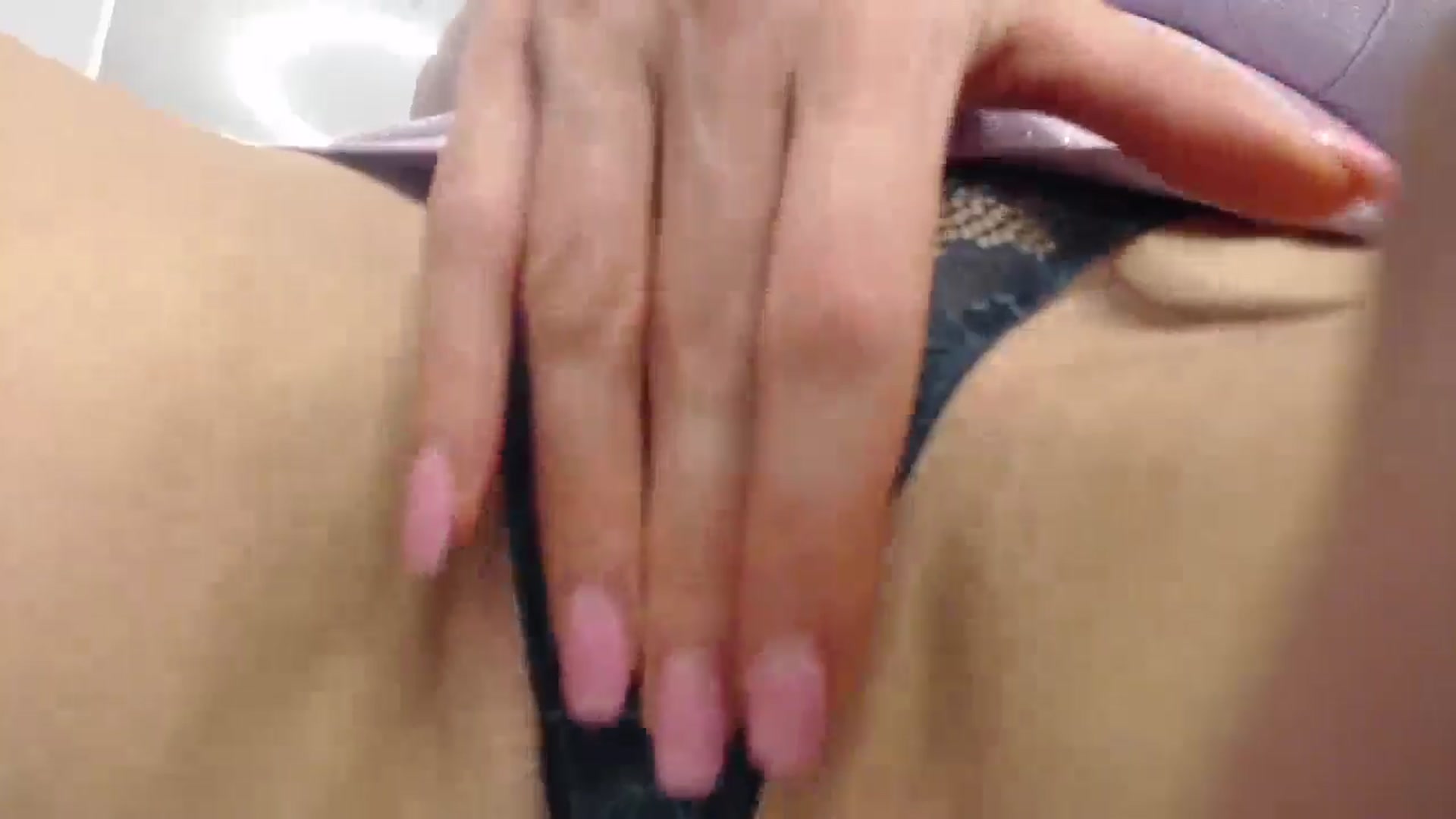 Gallery image thumbnail from Anayys's myfreecams stream on, 09/04/2024, 16:45 image 20 of 20