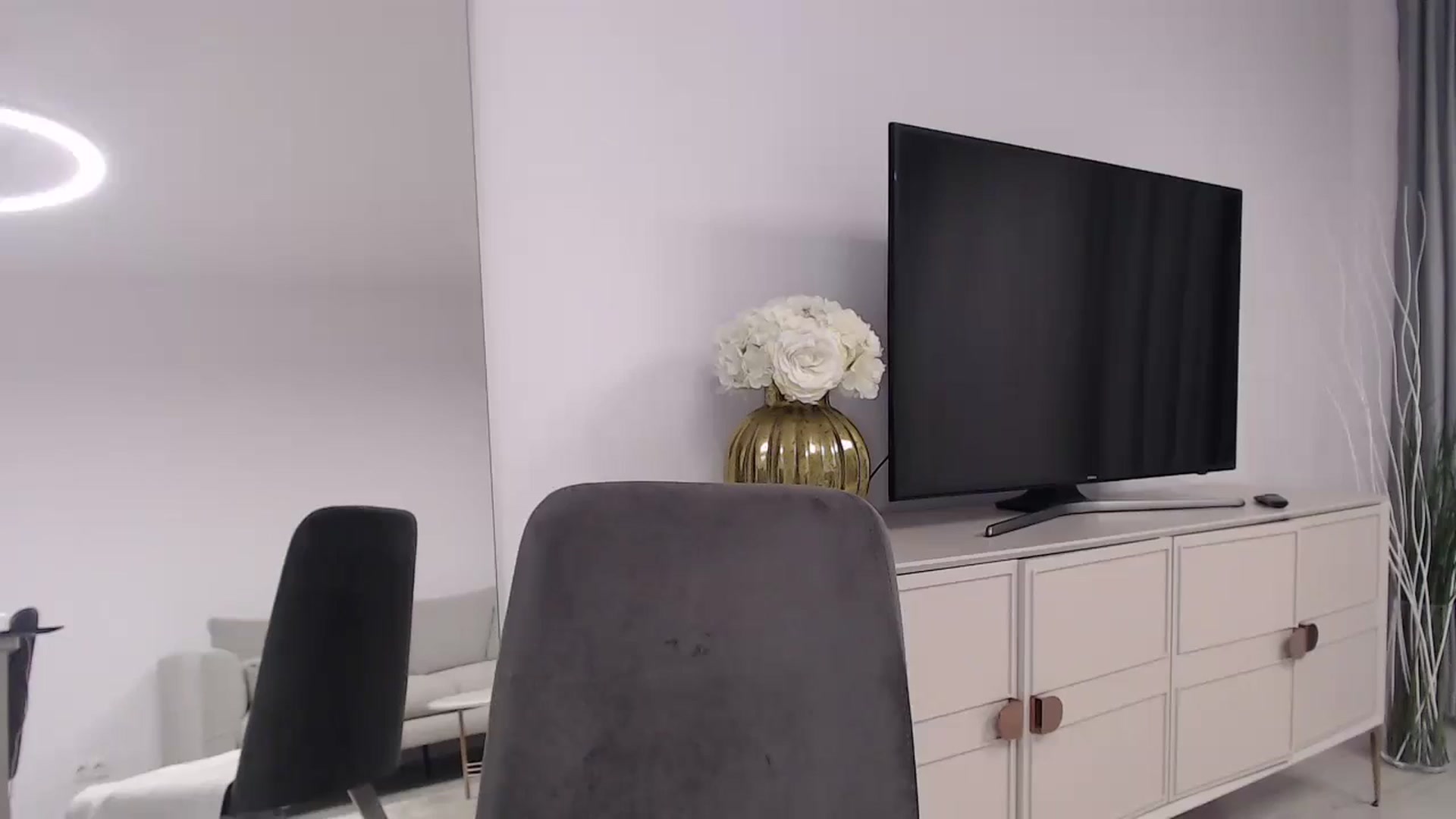 Gallery image thumbnail from Anayys's myfreecams stream on, 09/04/2024, 18:57 image 12 of 20