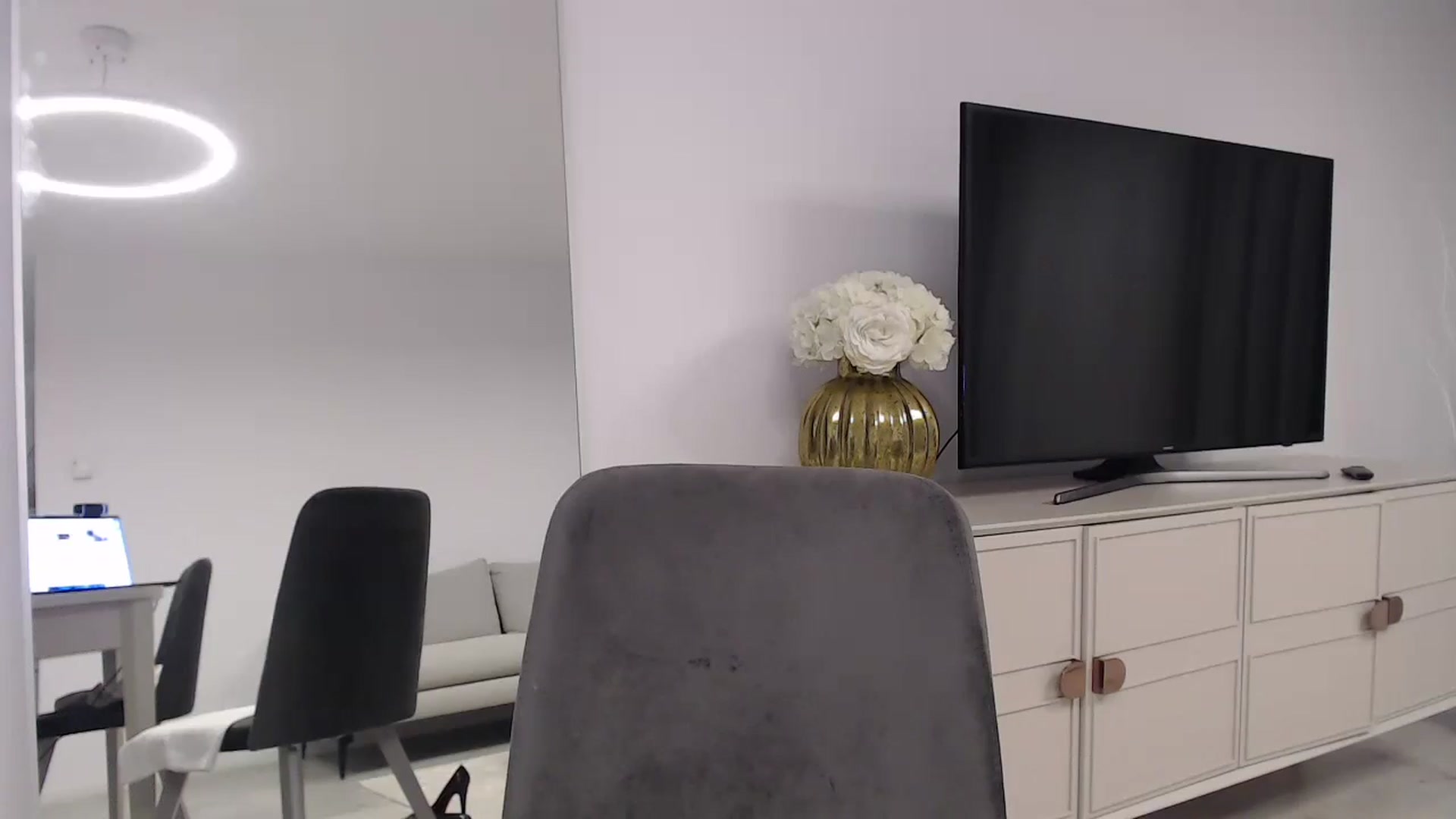 Gallery image thumbnail from Anayys's myfreecams stream on, 09/05/2024, 24:00 image 3 of 20