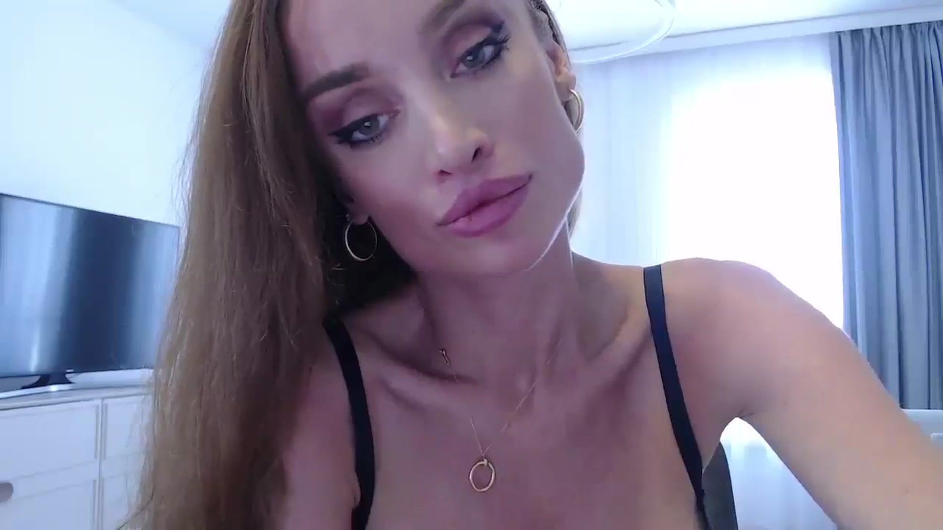 Gallery image thumbnail from Anayys's myfreecams stream on, 09/05/2024, 12:28 image 9 of 20