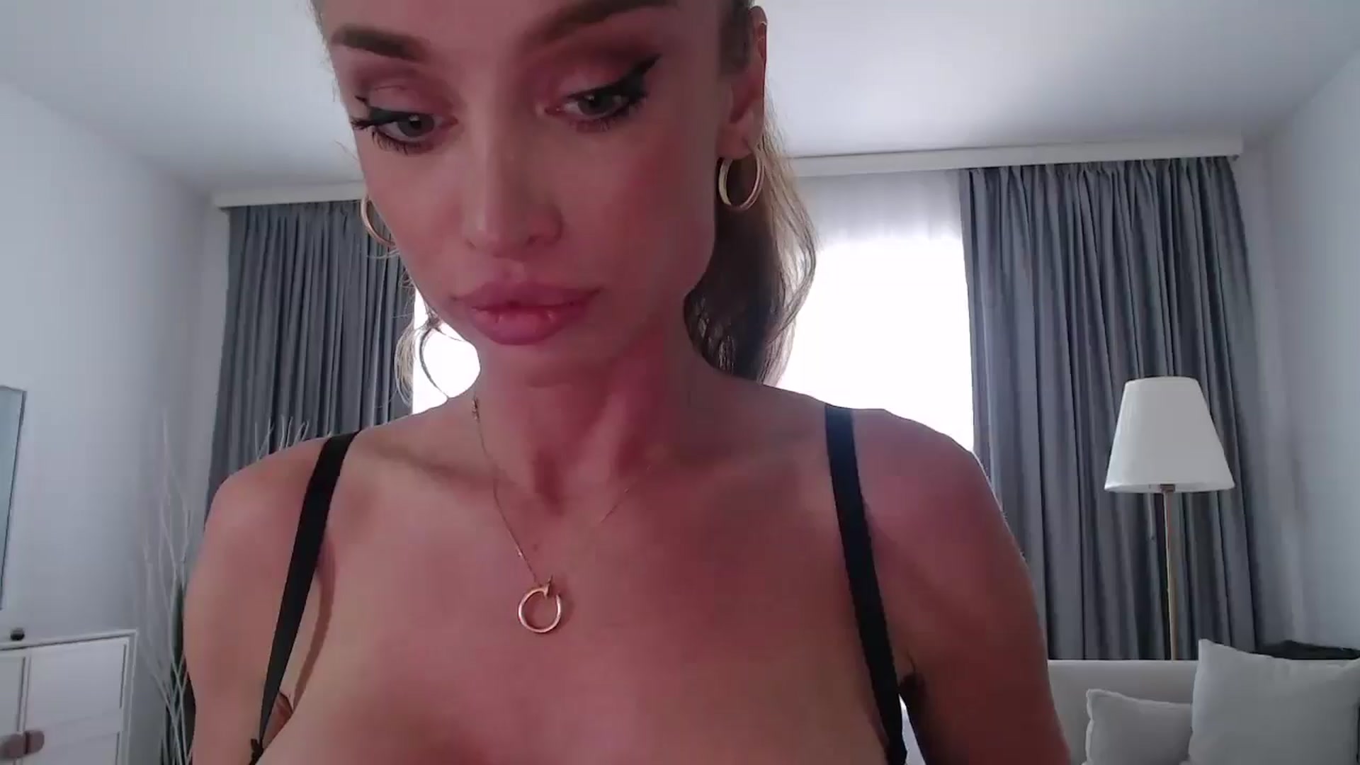 Gallery image thumbnail from Anayys's myfreecams stream on, 09/05/2024, 13:49 image 2 of 20