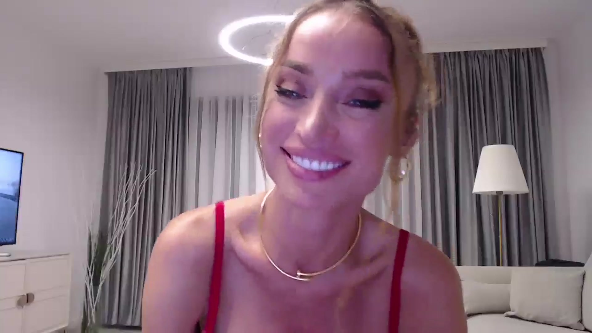 Gallery image thumbnail from Anayys's myfreecams stream on, 09/13/2024, 17:50 image 9 of 20