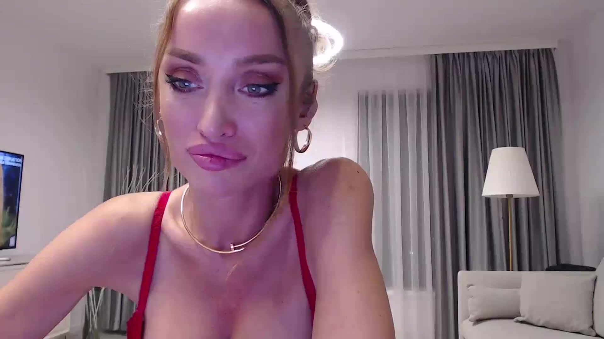 Gallery image thumbnail from Anayys's myfreecams stream on, 09/13/2024, 17:50 image 6 of 20