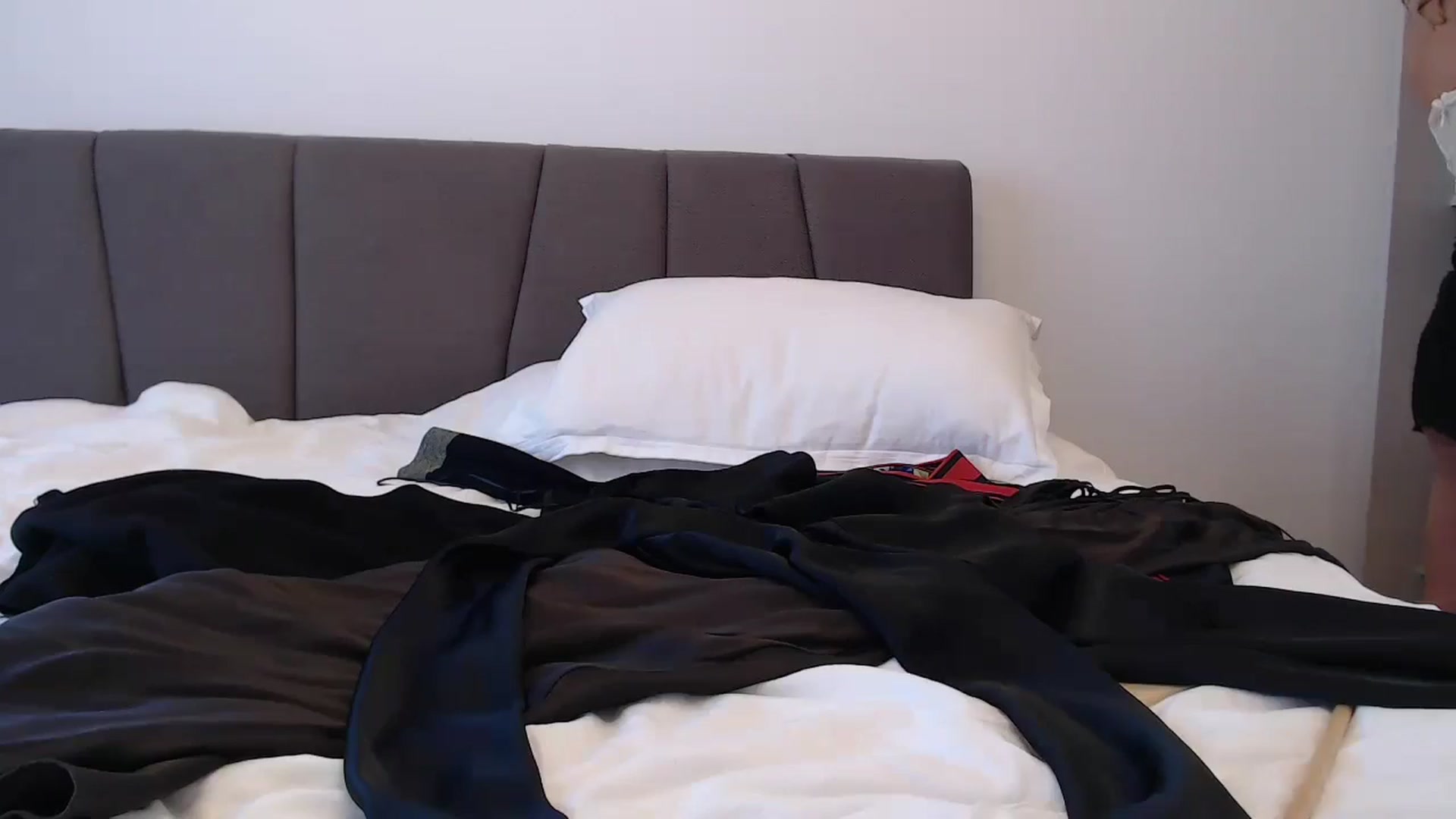 Gallery image thumbnail from Anayys's myfreecams stream on, 09/15/2024, 15:20 image 15 of 20