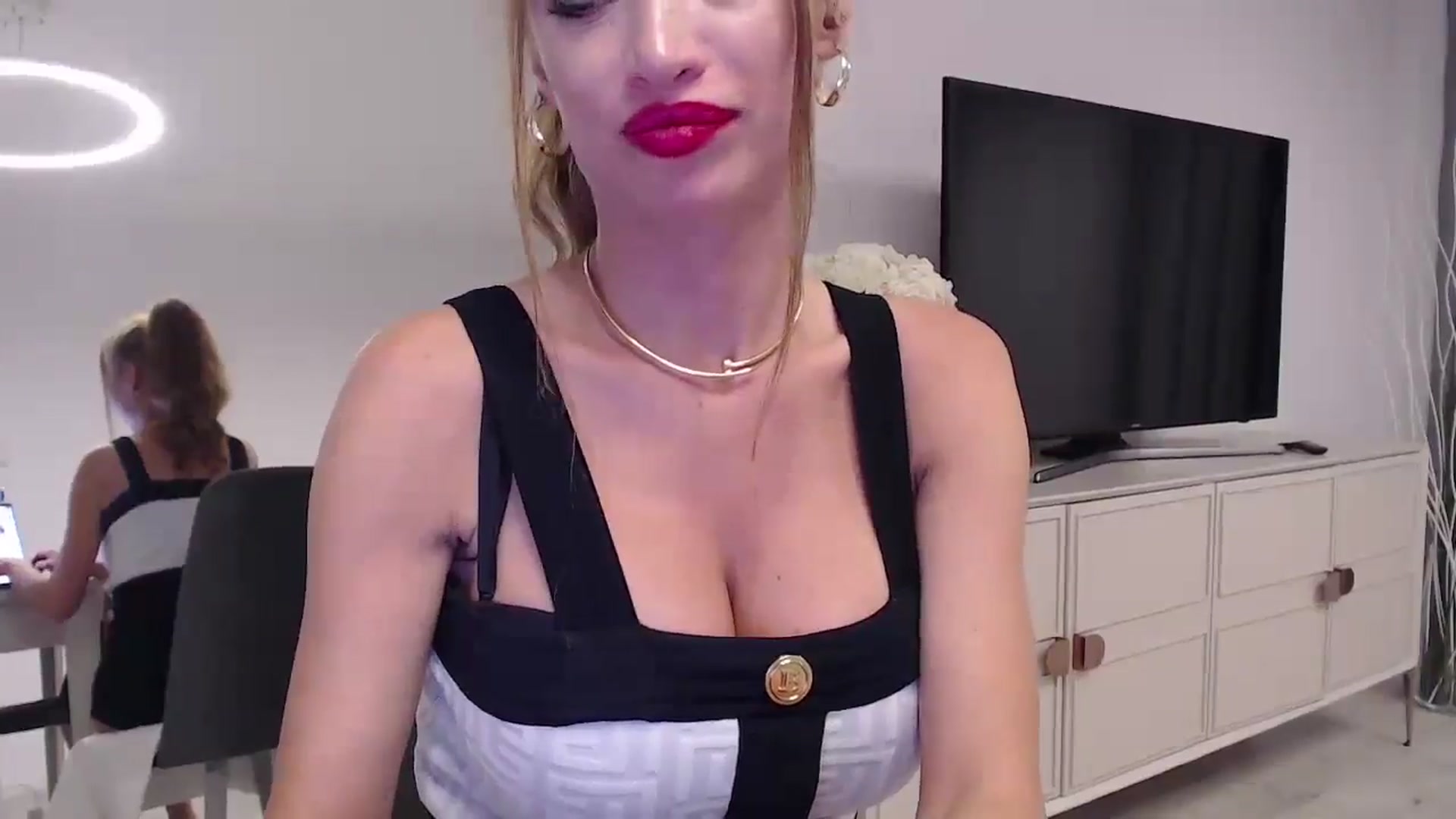 Gallery image thumbnail from Anayys's myfreecams stream on, 09/15/2024, 17:14 image 20 of 20
