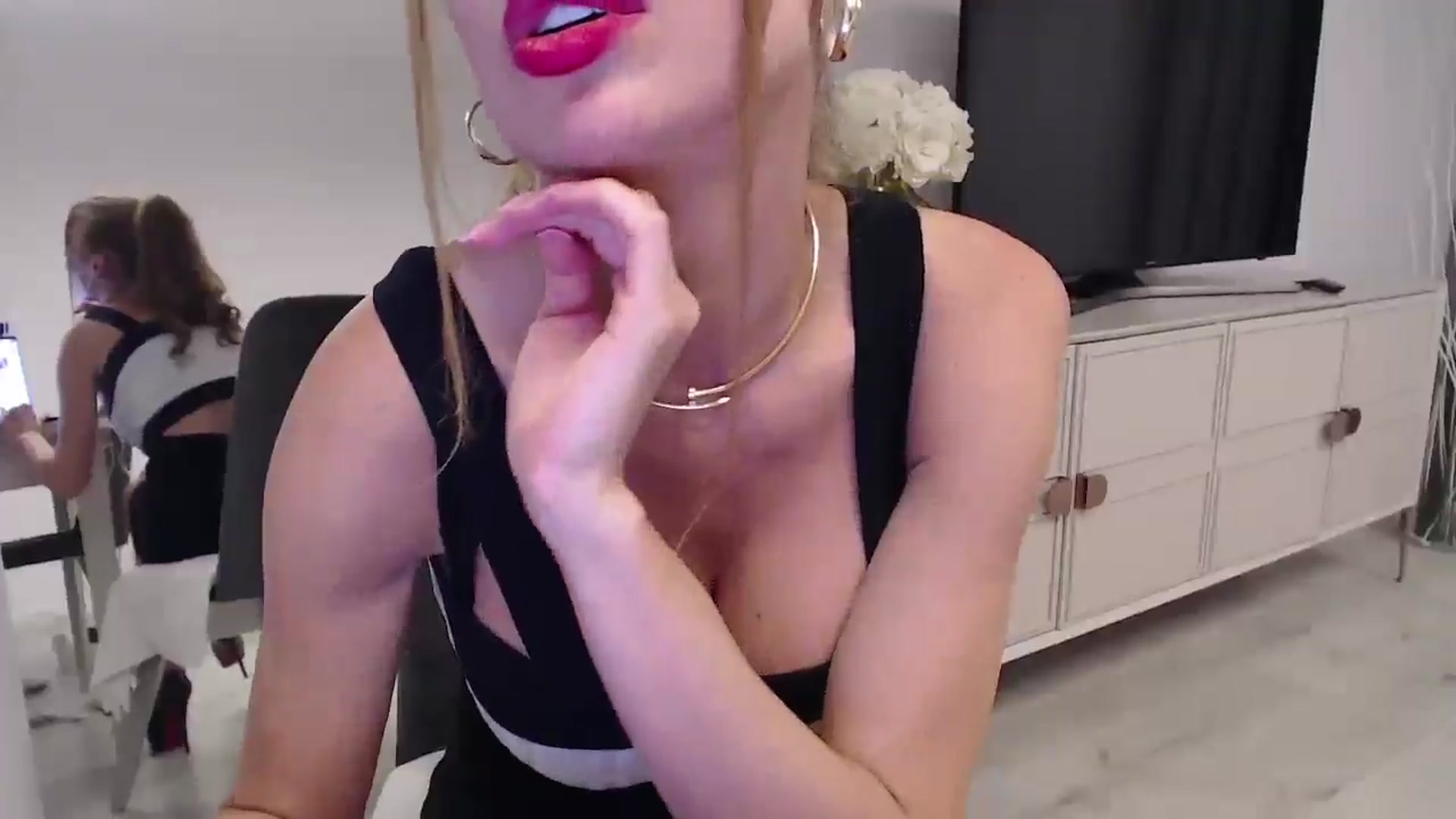 Gallery image thumbnail from Anayys's myfreecams stream on, 09/15/2024, 17:28 image 19 of 20