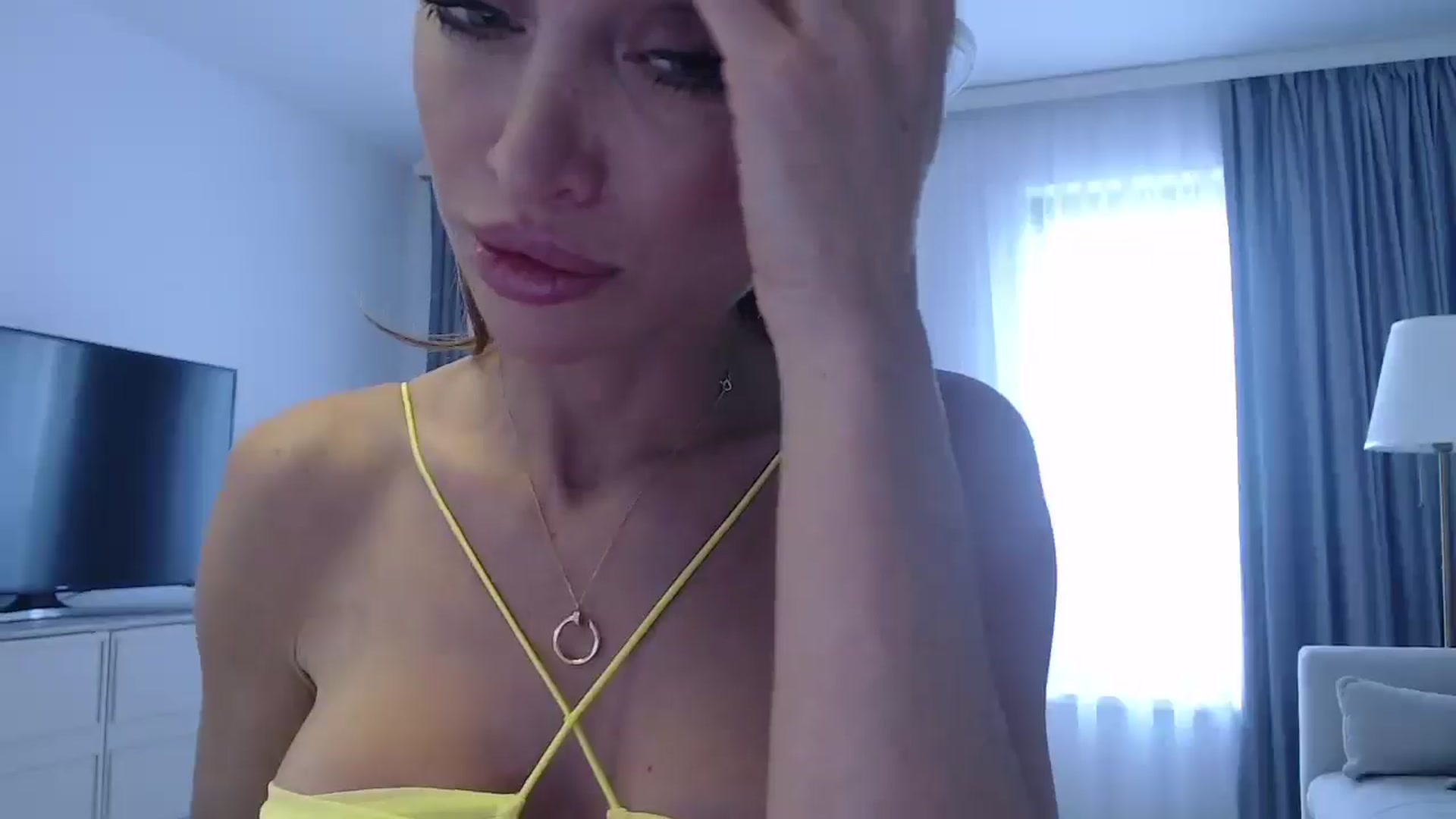 Gallery image thumbnail from Anayys's myfreecams stream on, 09/18/2024, 10:30 image 11 of 20