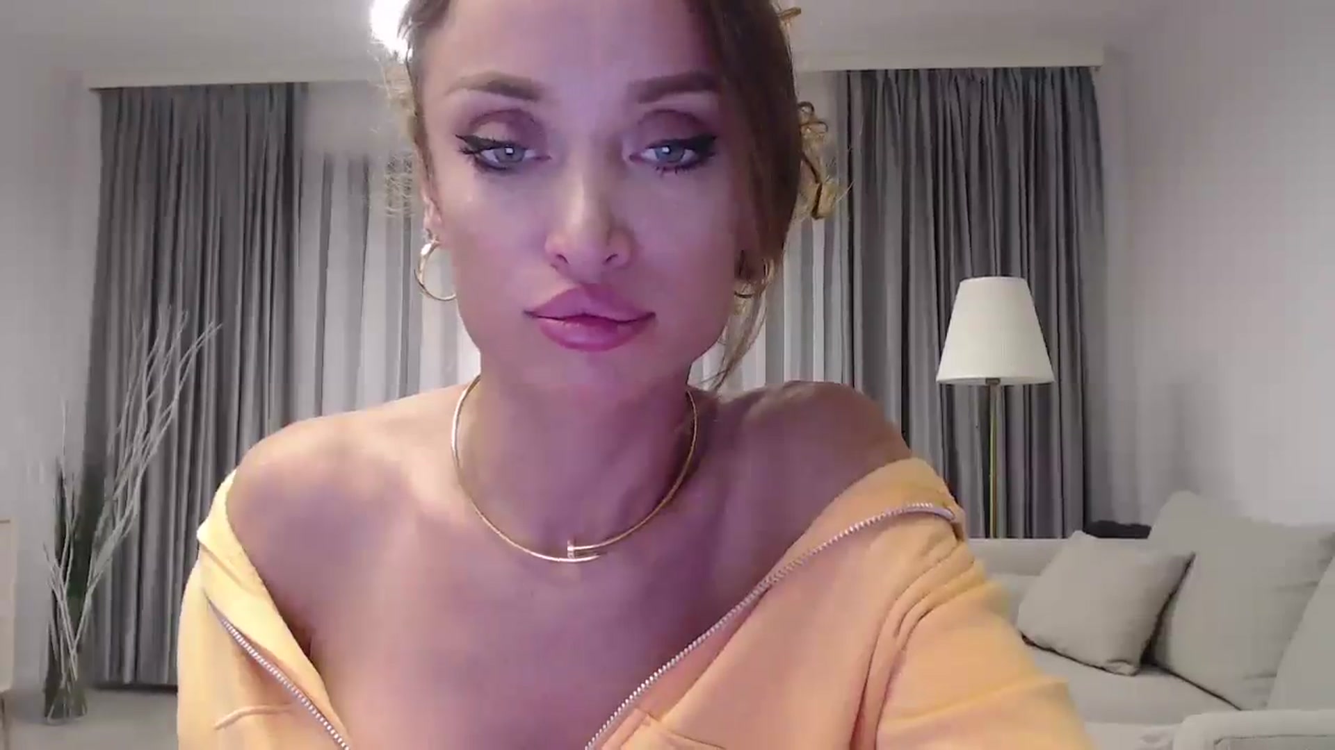 Gallery image thumbnail from Anayys's myfreecams stream on, 09/19/2024, 17:12 image 20 of 20