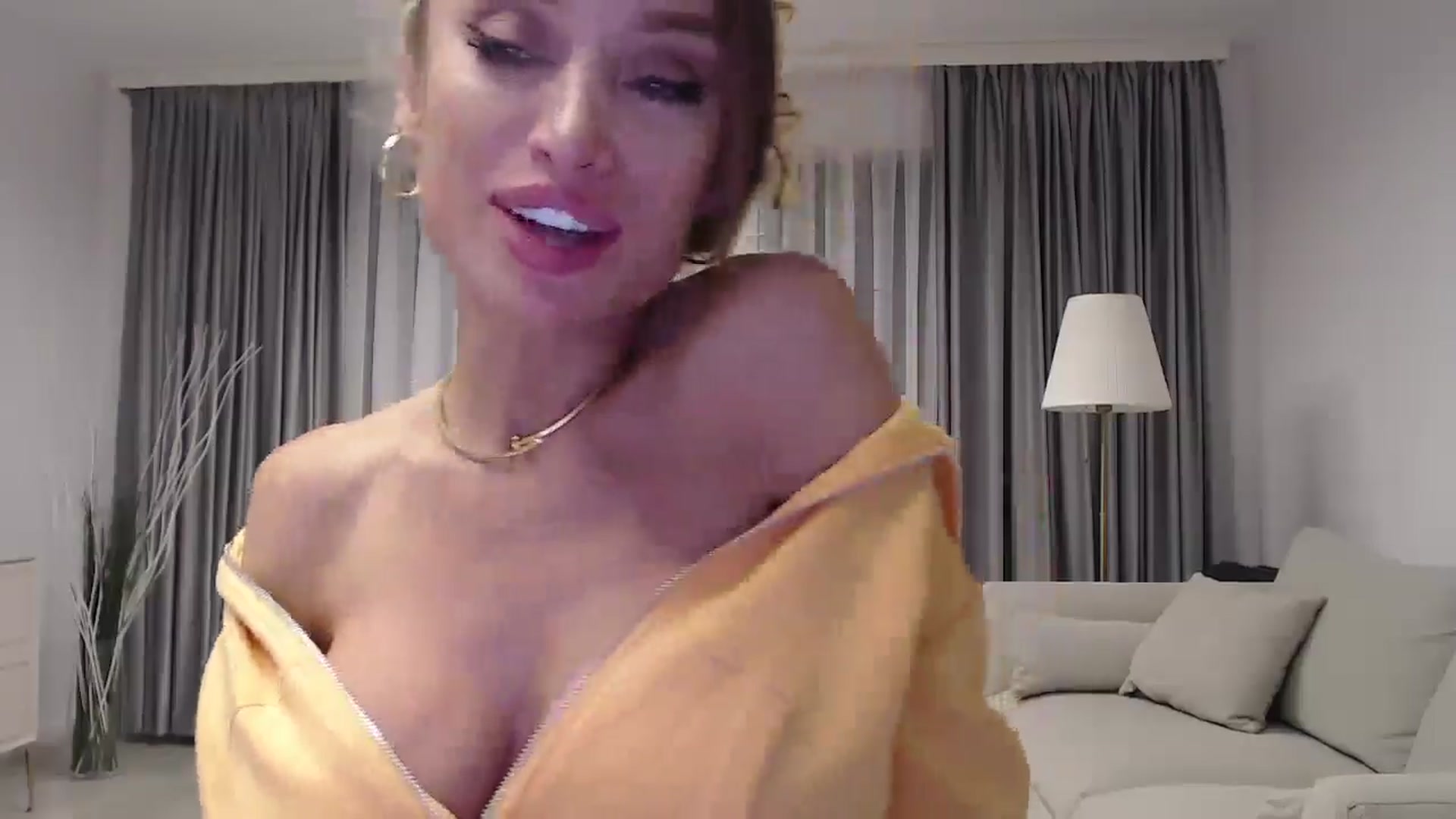 Gallery image thumbnail from Anayys's myfreecams stream on, 09/19/2024, 17:12 image 8 of 20