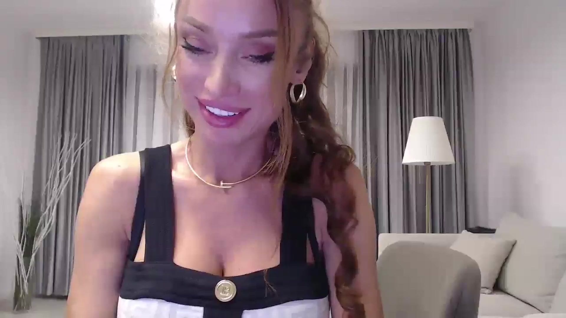 Gallery image thumbnail from Anayys's myfreecams stream on, 09/21/2024, 17:22 image 17 of 20