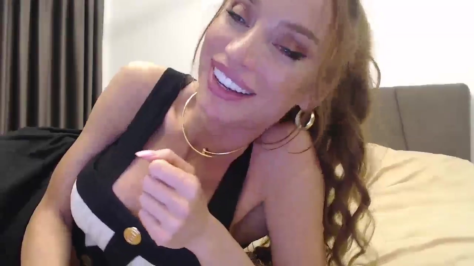 Gallery image thumbnail from Anayys's myfreecams stream on, 09/21/2024, 23:41 image 16 of 20