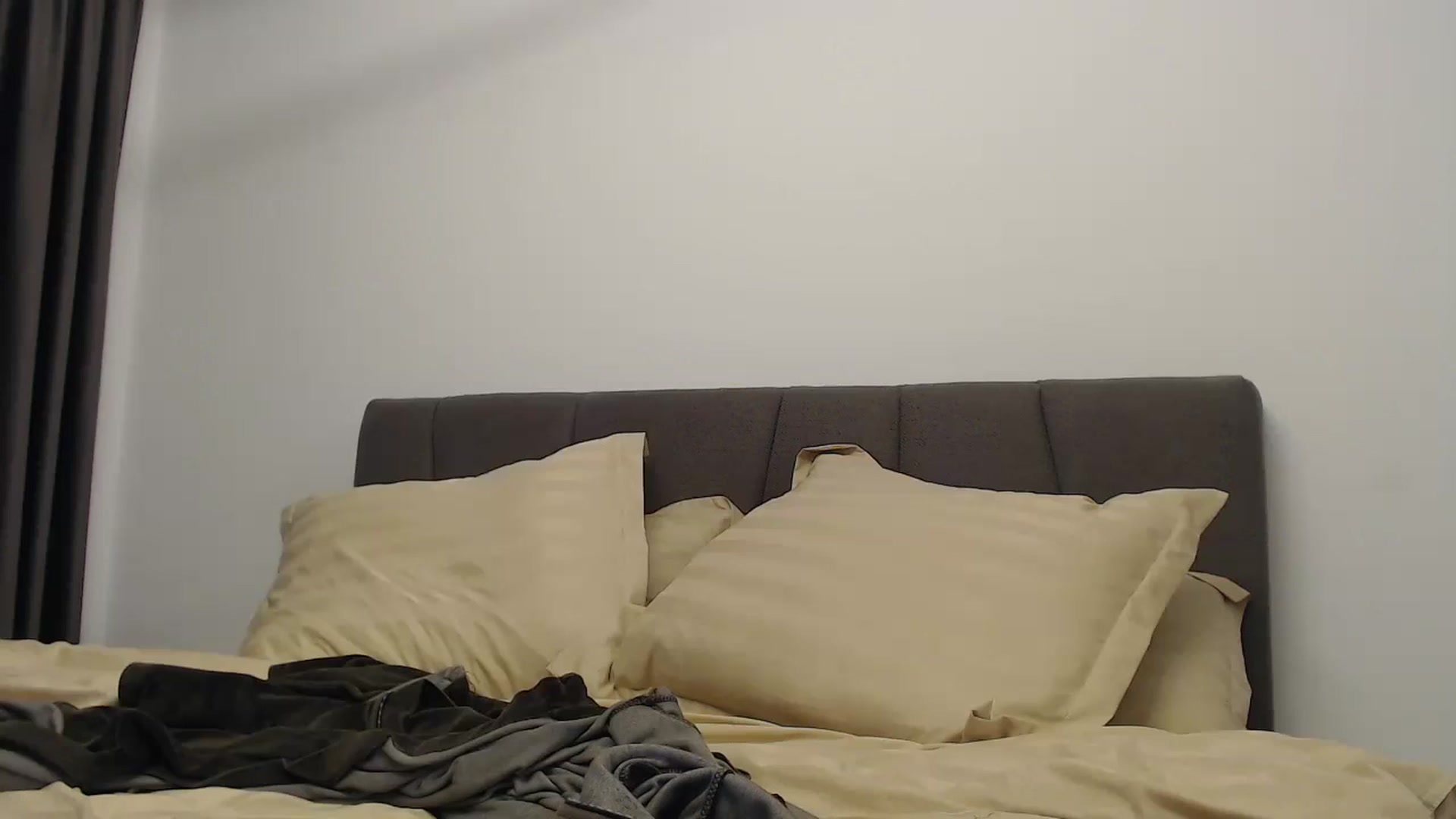 Gallery image thumbnail from Anayys's myfreecams stream on, 09/22/2024, 23:31 image 5 of 20