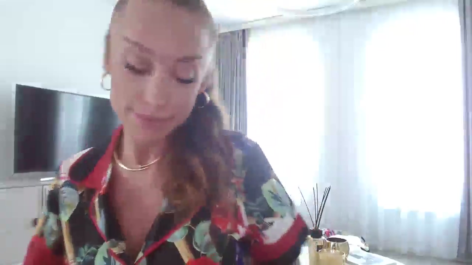 Gallery image thumbnail from Anayys's myfreecams stream on, 09/26/2024, 10:36 image 8 of 20