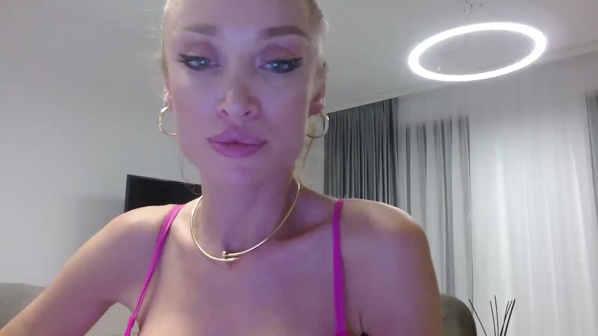 Gallery image thumbnail from Anayys's myfreecams stream on, 09/26/2024, 19:24 image 6 of 20