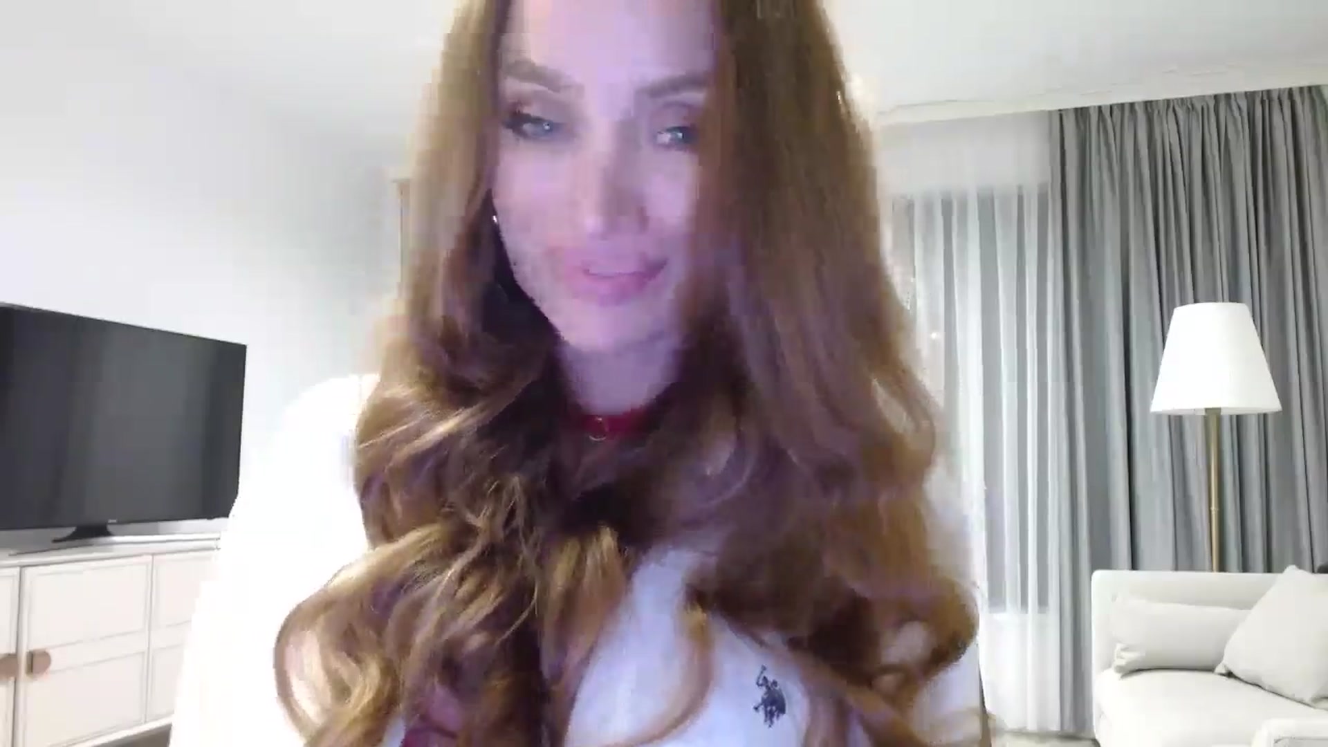 Gallery image thumbnail from Anayys's myfreecams stream on, 09/29/2024, 19:18 image 3 of 20