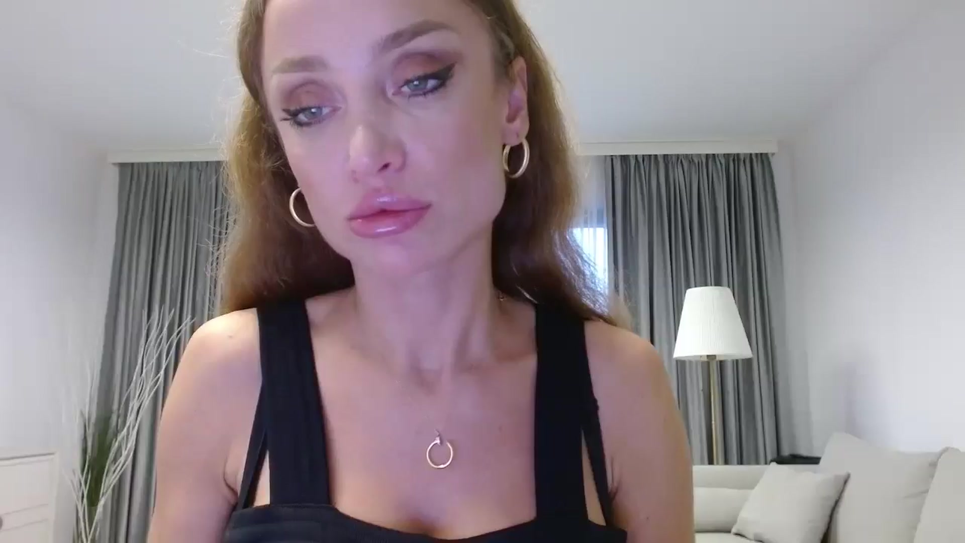 Gallery image thumbnail from Anayys's myfreecams stream on, 10/07/2024, 15:52 image 18 of 20