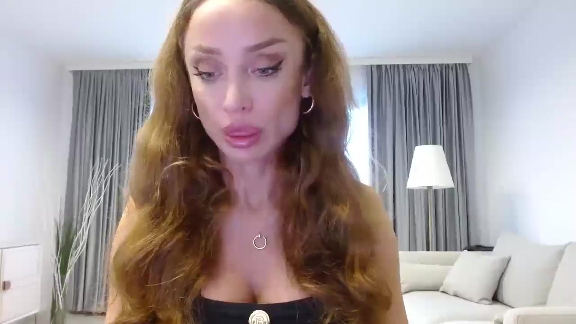 Gallery image thumbnail from Anayys's myfreecams stream on, 10/07/2024, 15:52 image 9 of 20