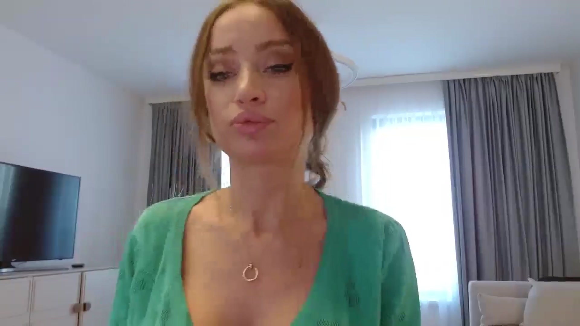 Gallery image thumbnail from Anayys's myfreecams stream on, 10/11/2024, 09:38 image 4 of 20