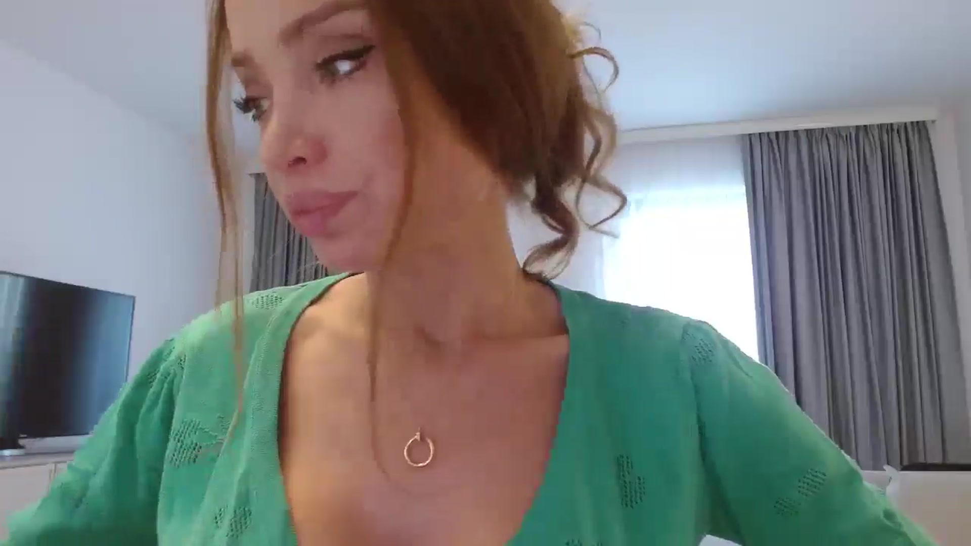 Gallery image thumbnail from Anayys's myfreecams stream on, 10/11/2024, 09:38 image 3 of 20