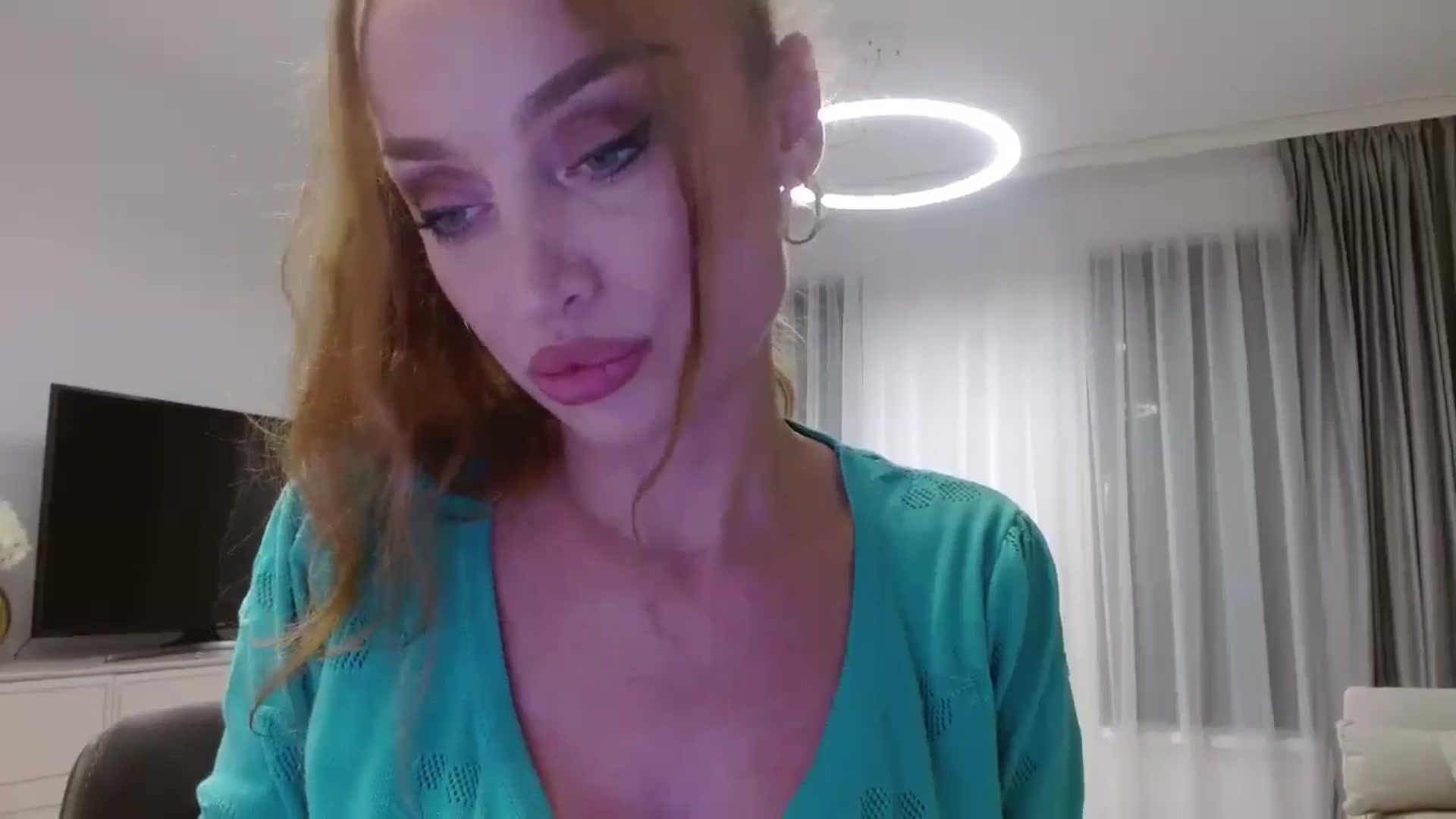 Gallery image thumbnail from Anayys's myfreecams stream on, 10/15/2024, 19:37 image 8 of 20