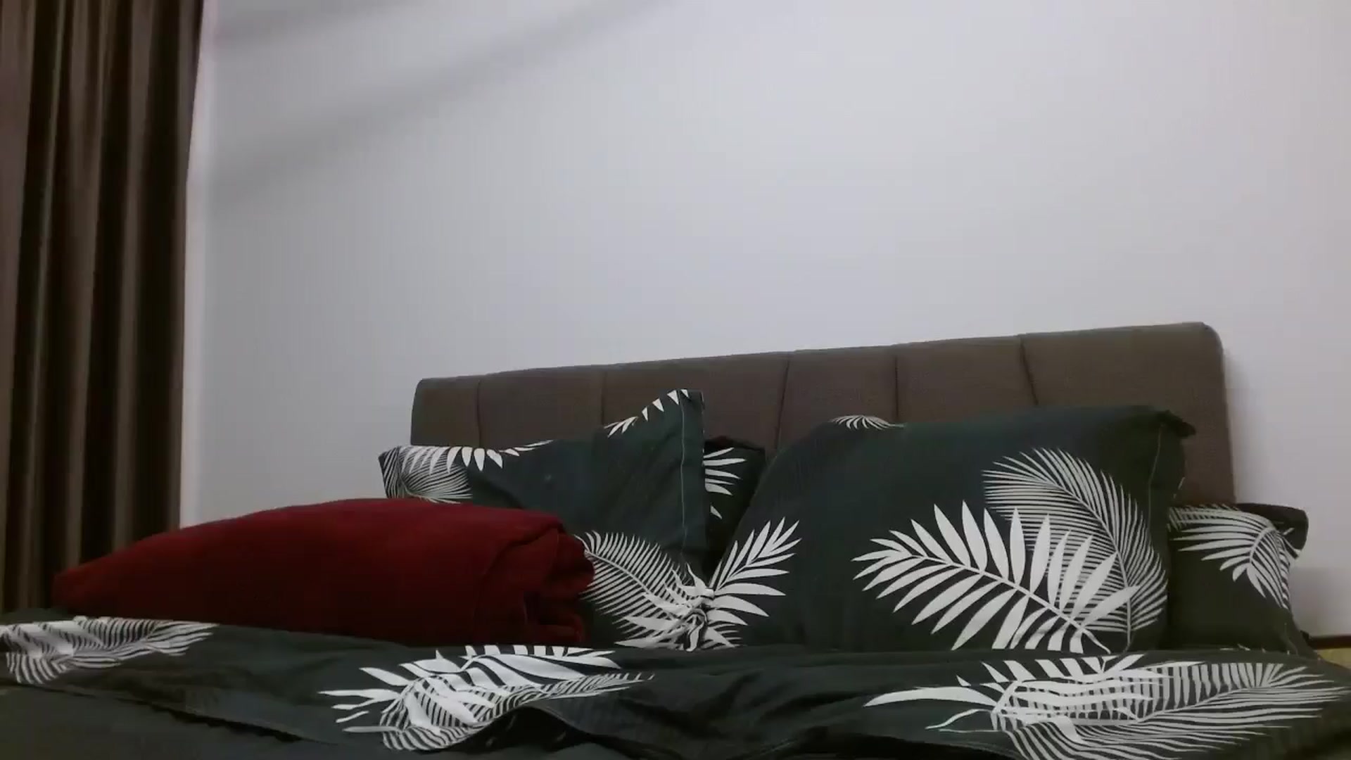 Gallery image thumbnail from Anayys's myfreecams stream on, 10/16/2024, 18:30 image 16 of 20